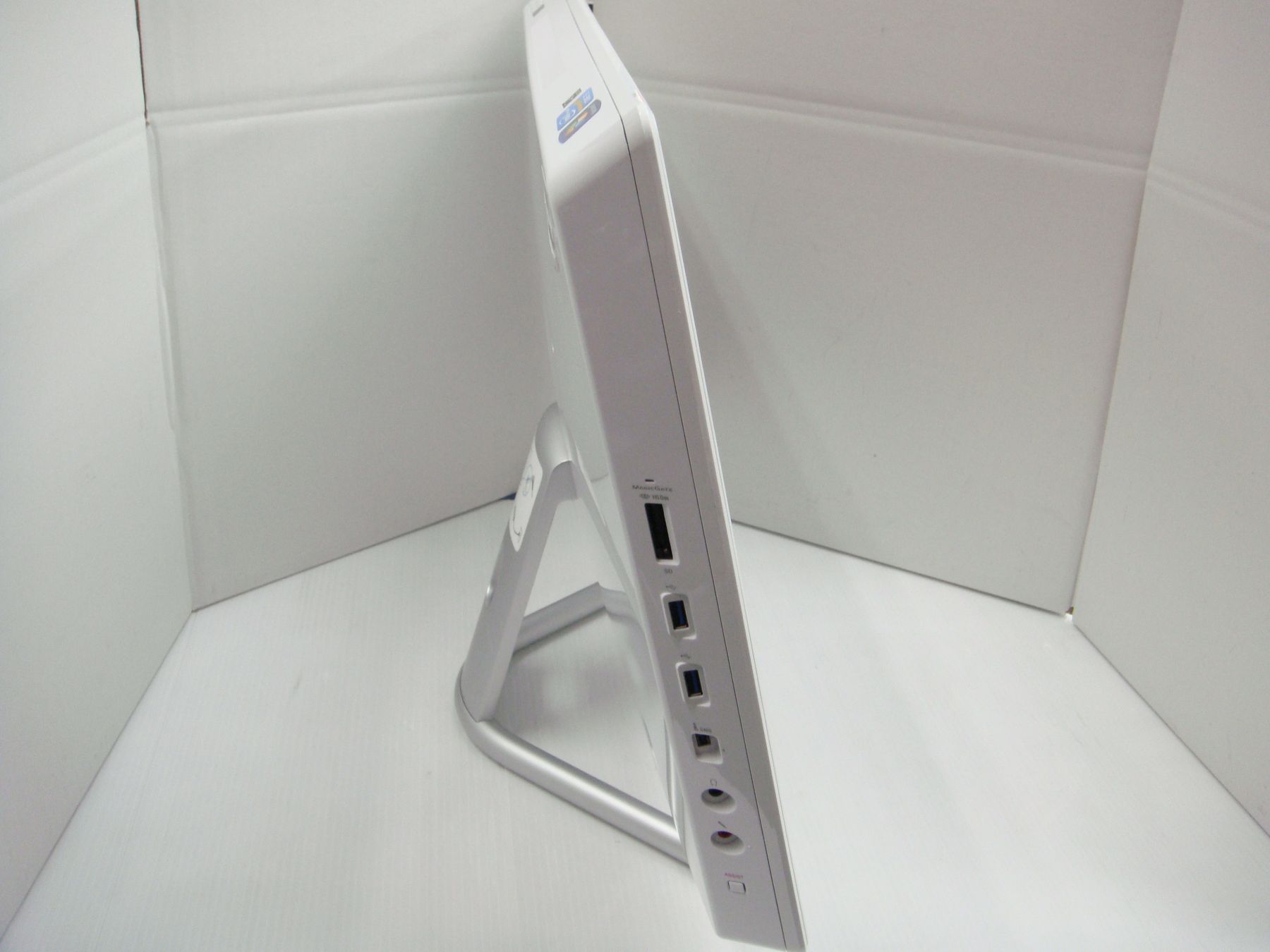 SONY VAIO VPCL247FJ (Core i5-2450M 2.50GHz/4GB/2TB) 2012年製