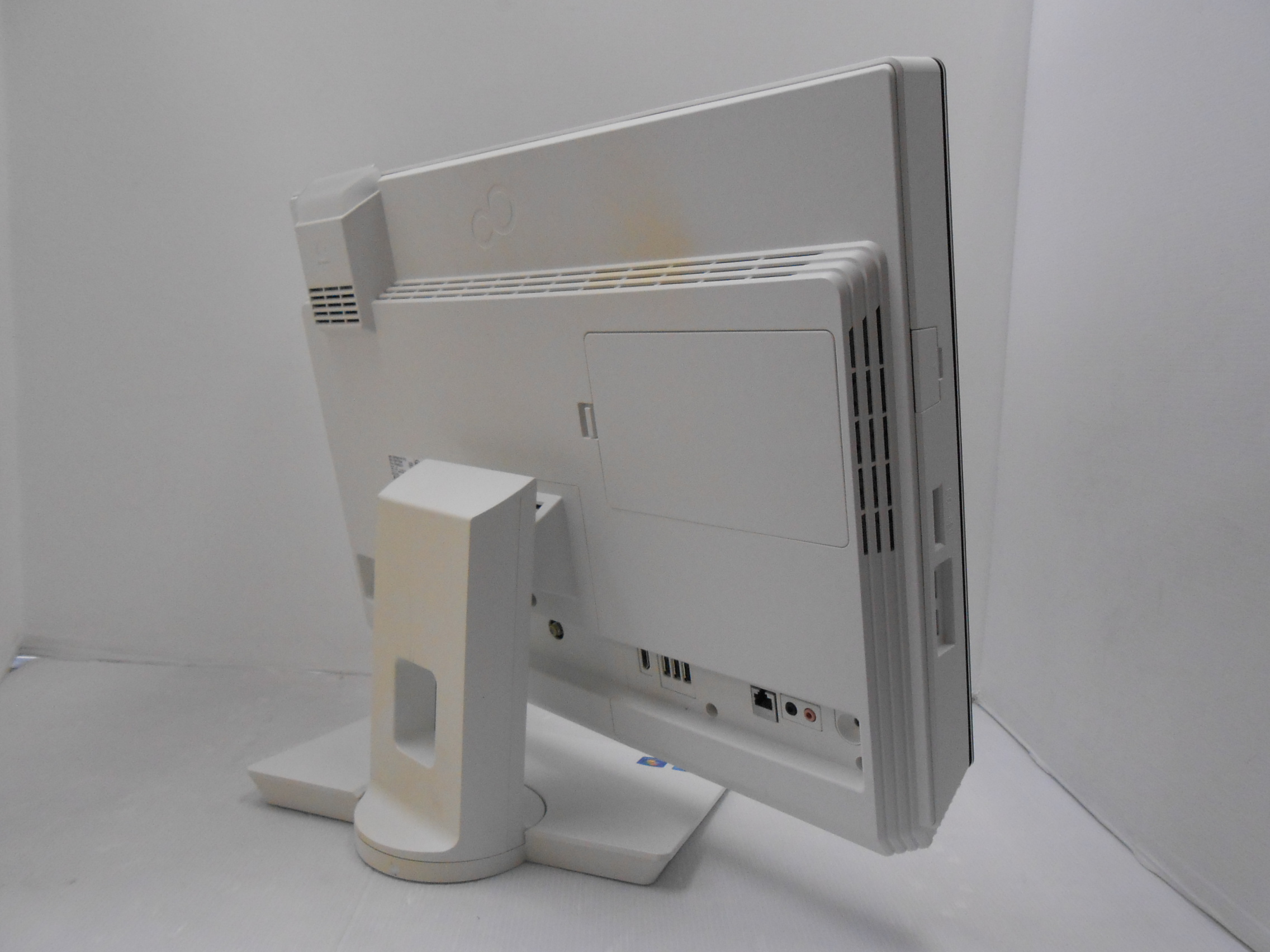 富士通 ESPRIMO FH77/ED (Corei7 2670QM 2.20GHz/8GB/2TB) 23