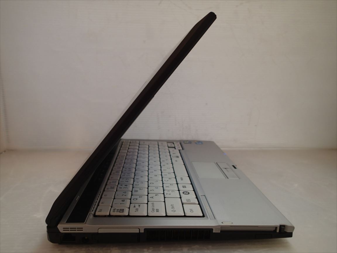 FUJITSU FMV-S8390