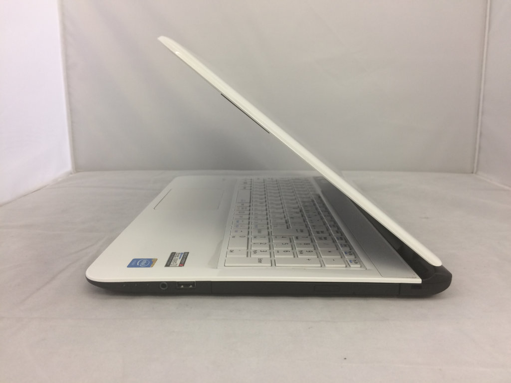 NEC LaVie PC-NS150AAW (Celeron 3205U 1.5GHz/4GB/1TB(1000GB