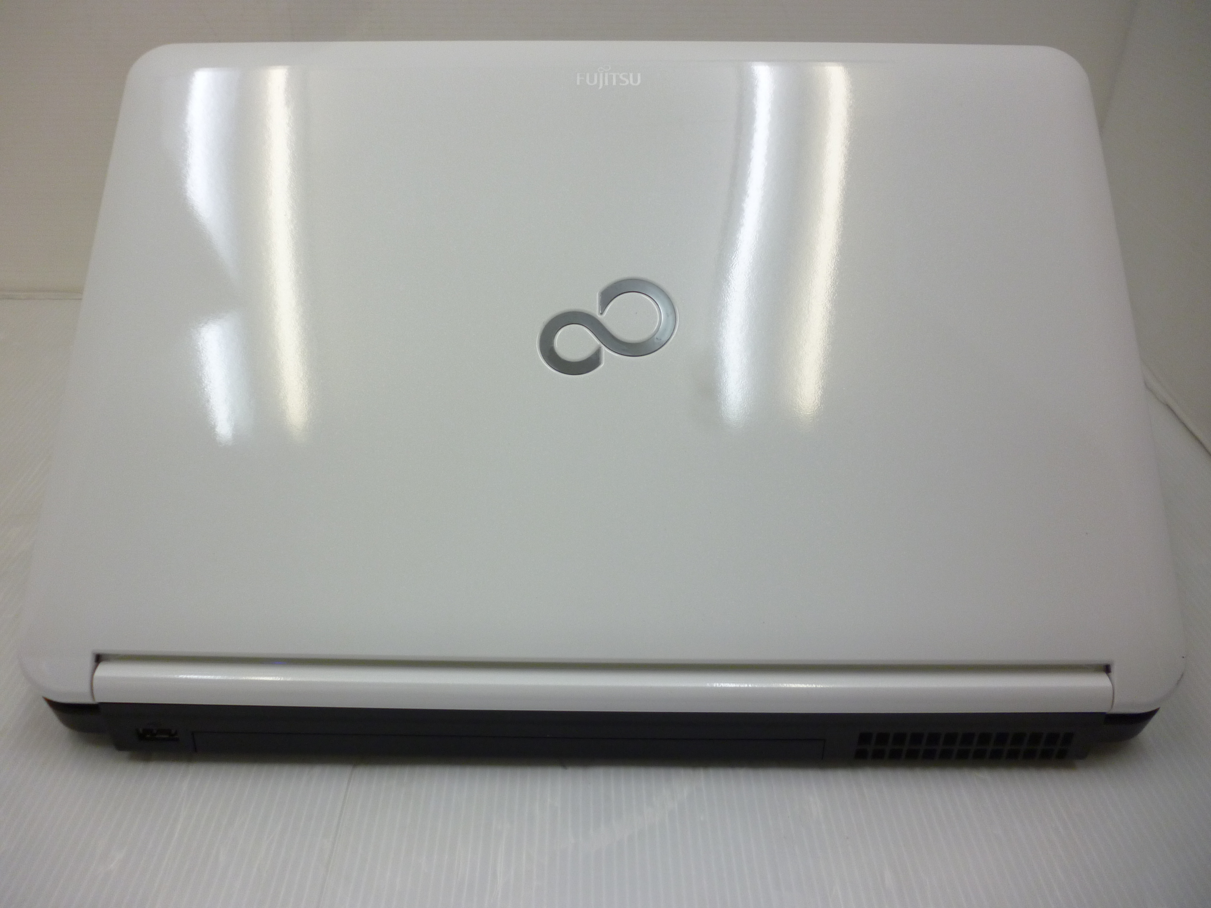 富士通 LIFEBOOK AH77/G (Corei7 2670QM 2.2GHz/8GB/750GB) 15.6