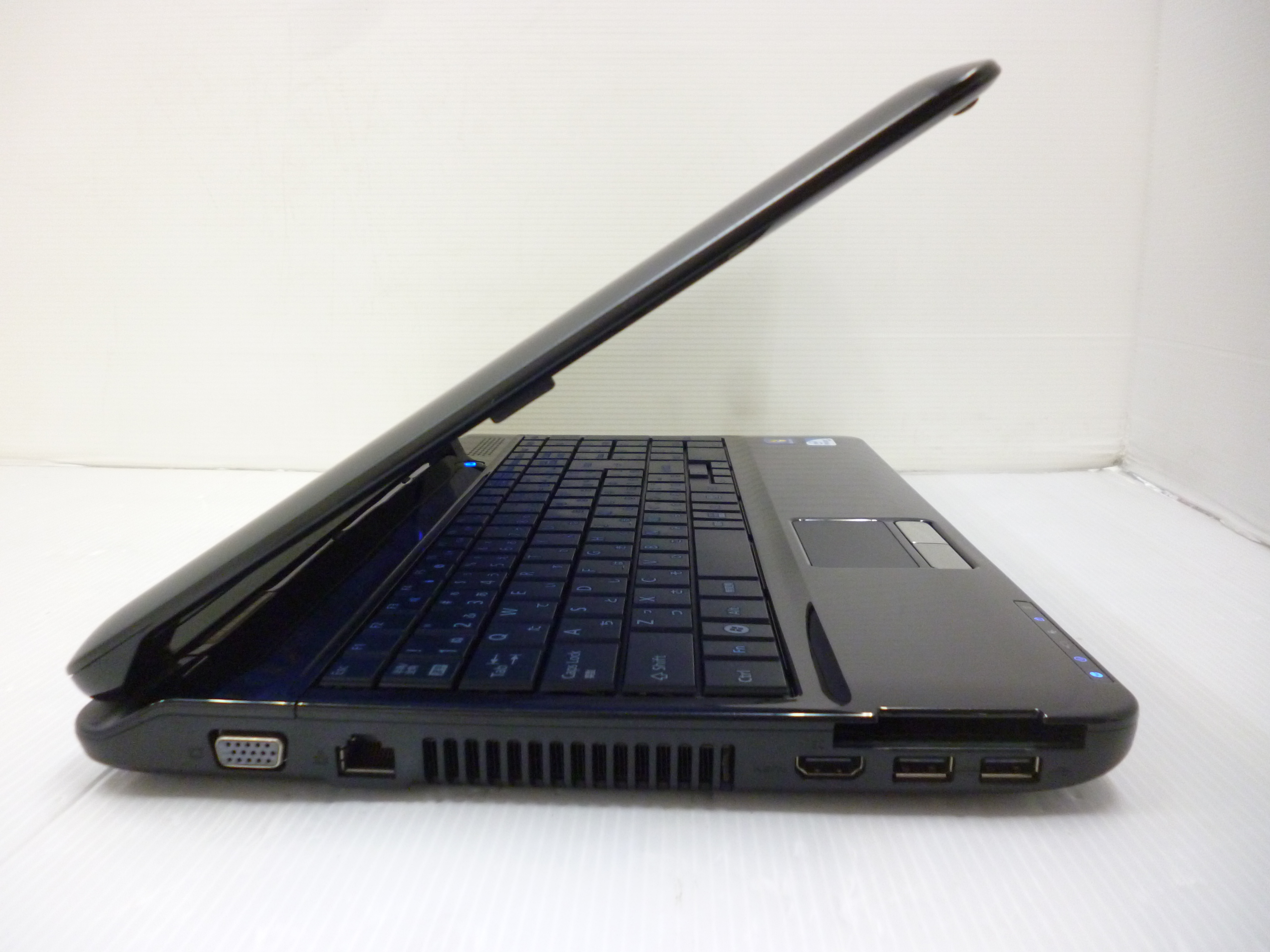 富士通 FMV-A8290 (Core2Duo P8700 2.53GHz/2GB/160GB) 15.6