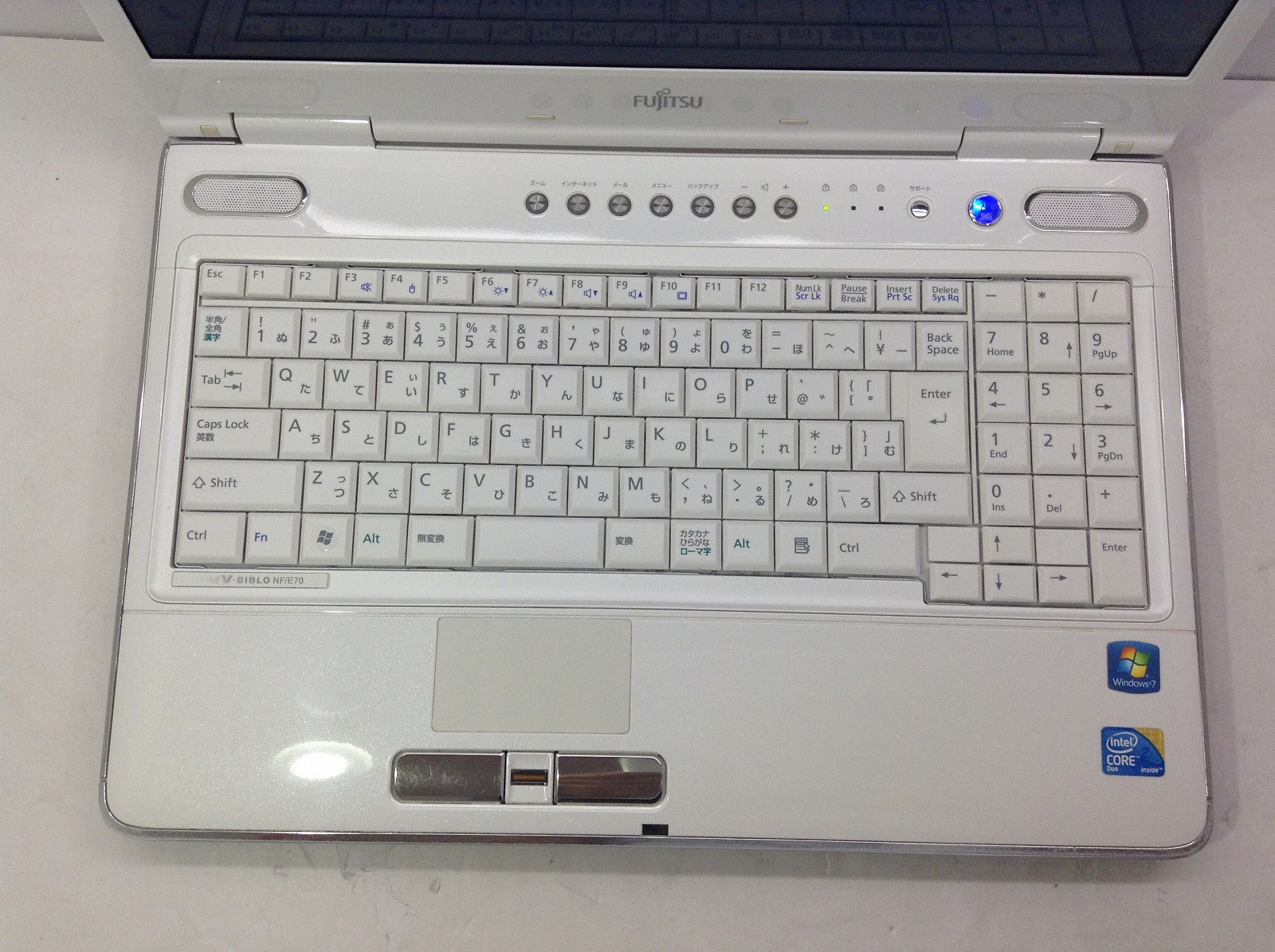 終了】富士通 FMV-BIBLO NF/E70 (ホワイト)