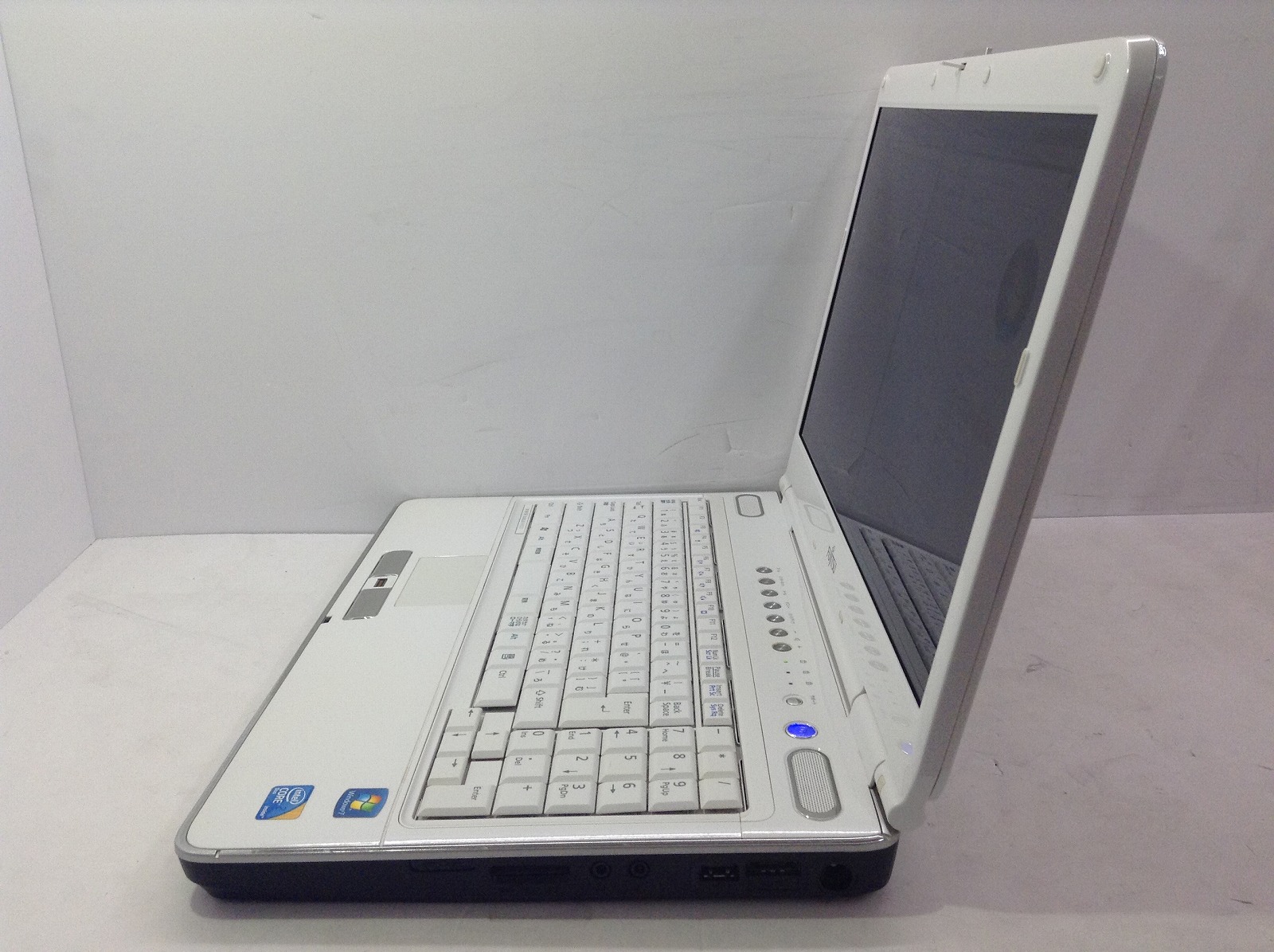 終了】富士通 FMV-BIBLO NF/E70 (ホワイト)