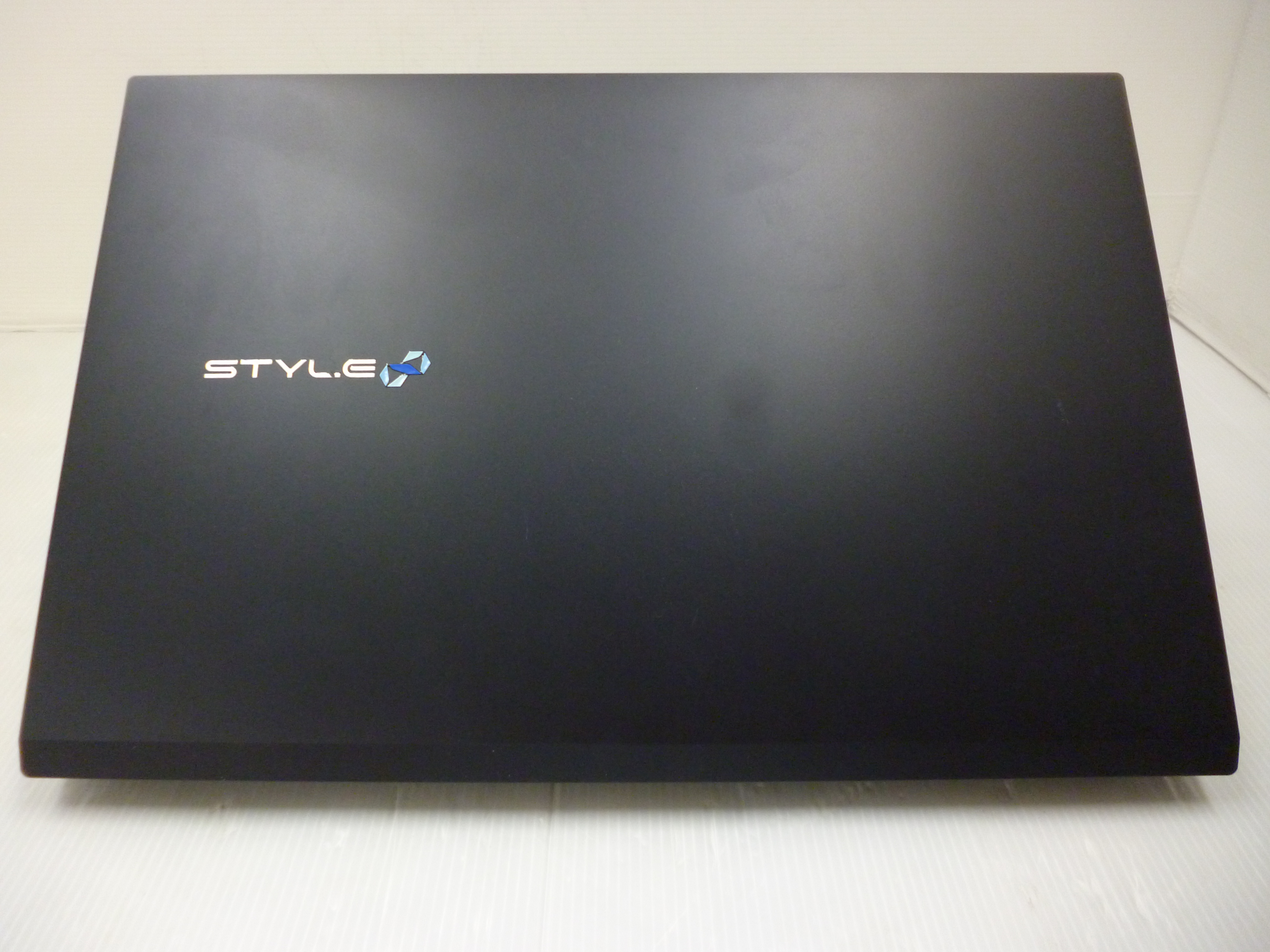 iiyama ノートパソコン STYLE i7 15FH037 HMFX iiyama STYLE 15FH037-i7-HMFXM (Corei7 7500U 2.70GHz/8GB/SSD