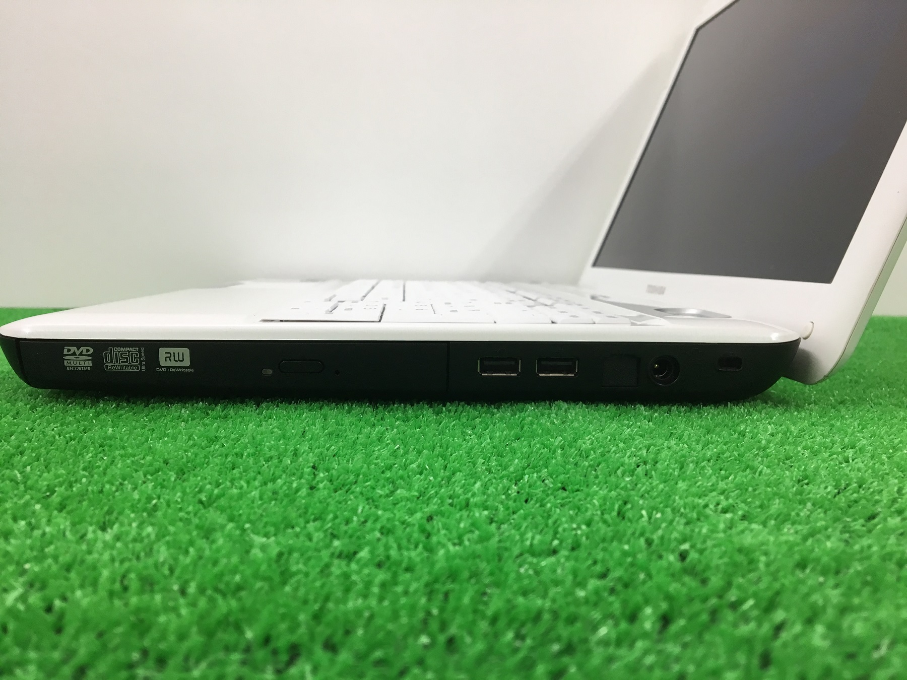 東芝 dynabook EX/56KWH (Core2Duo P8700 2.53GHz/メモリ:4GB
