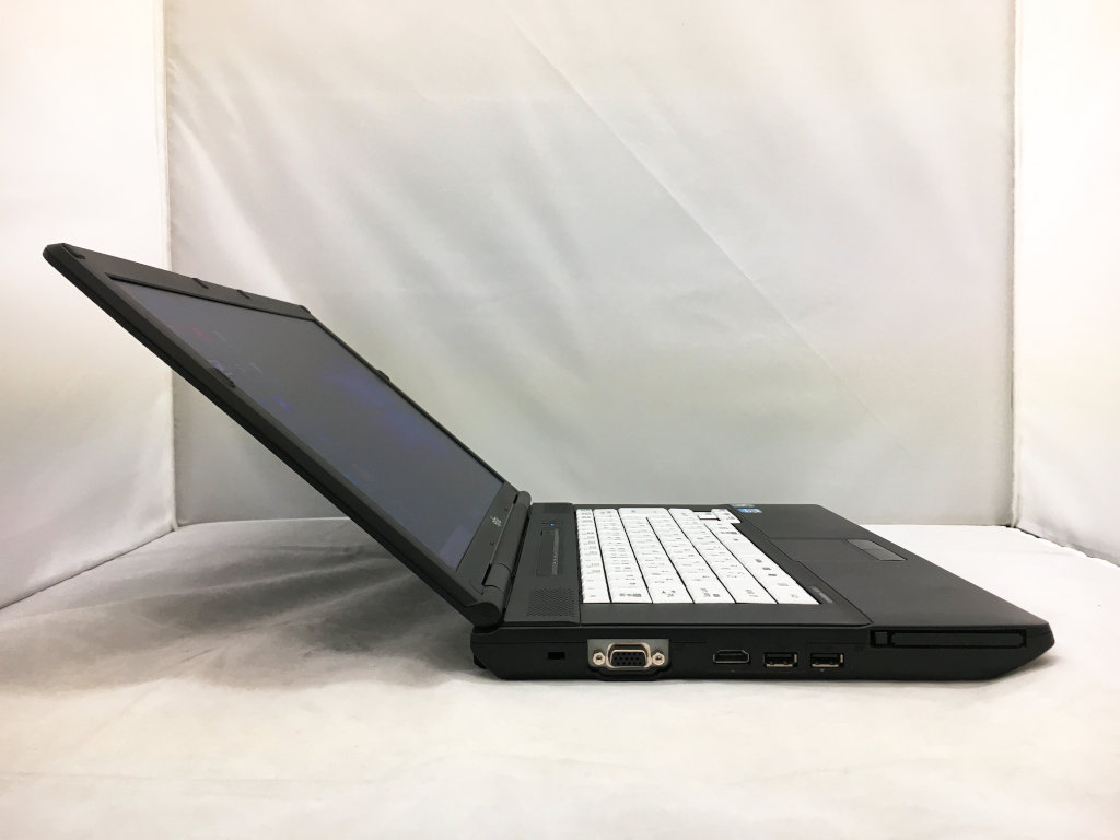富士通　LIFEBOOK　A561/D　貴重なwindowsXPノートパソコン 中古ノートパソコン 富士通 LIFEBOOK A561/D WindowsXP Celeron