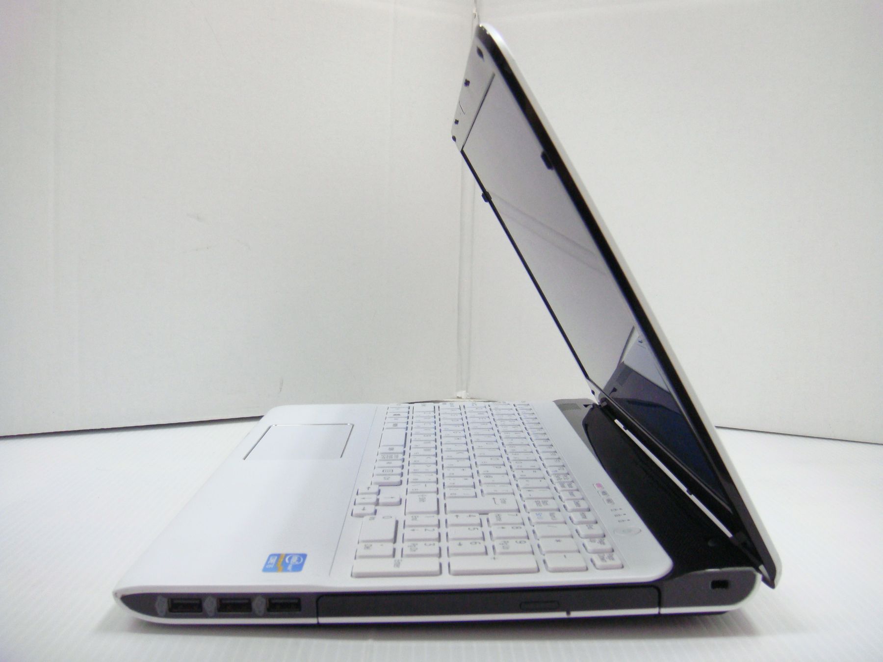VAIO - SONY VAIO SVE15125CJW ノートパソコン SONY VAIO SVE15125CJW (Core i5-3210M 2.5GHz/4GB/1TB) 高性能