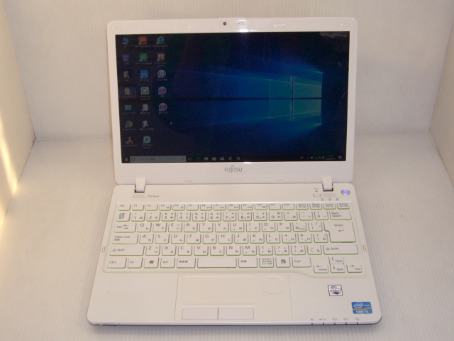 富士通 LIFEBOOK SH54/G i5 メモリ8GB SSD512GB 富士通 FMV LIFEBOOK SH54/G FMVS54GW [アーバンホワイト] 価格