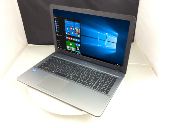 ASUS R541N(CPU： Celeron N3350 1.1GHz/メモリ：4GB/HDD：500GB