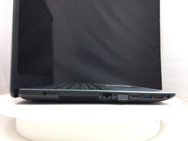 ASUS R541N(CPU： Celeron N3350 1.1GHz/メモリ：4GB/HDD：500GB