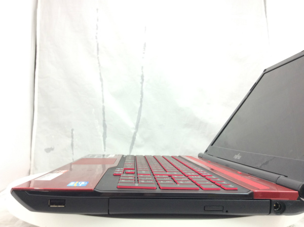 富士通 LIFEBOOK AH56/j(CPU： Core i5 3210M 2.5GHz/メモリ