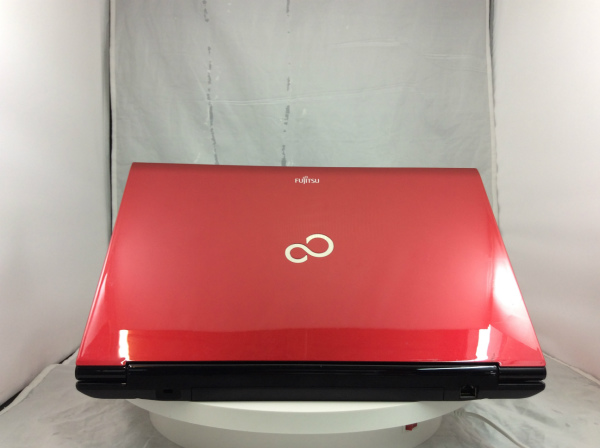 富士通 LIFEBOOK AH56/j(CPU： Core i5 3210M 2.5GHz/メモリ