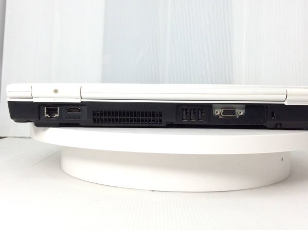 富士通 LIFEBOOK AH550/5A(CPU： Core i5 450M 2.4GHz/メモリ：4GB/HDD 