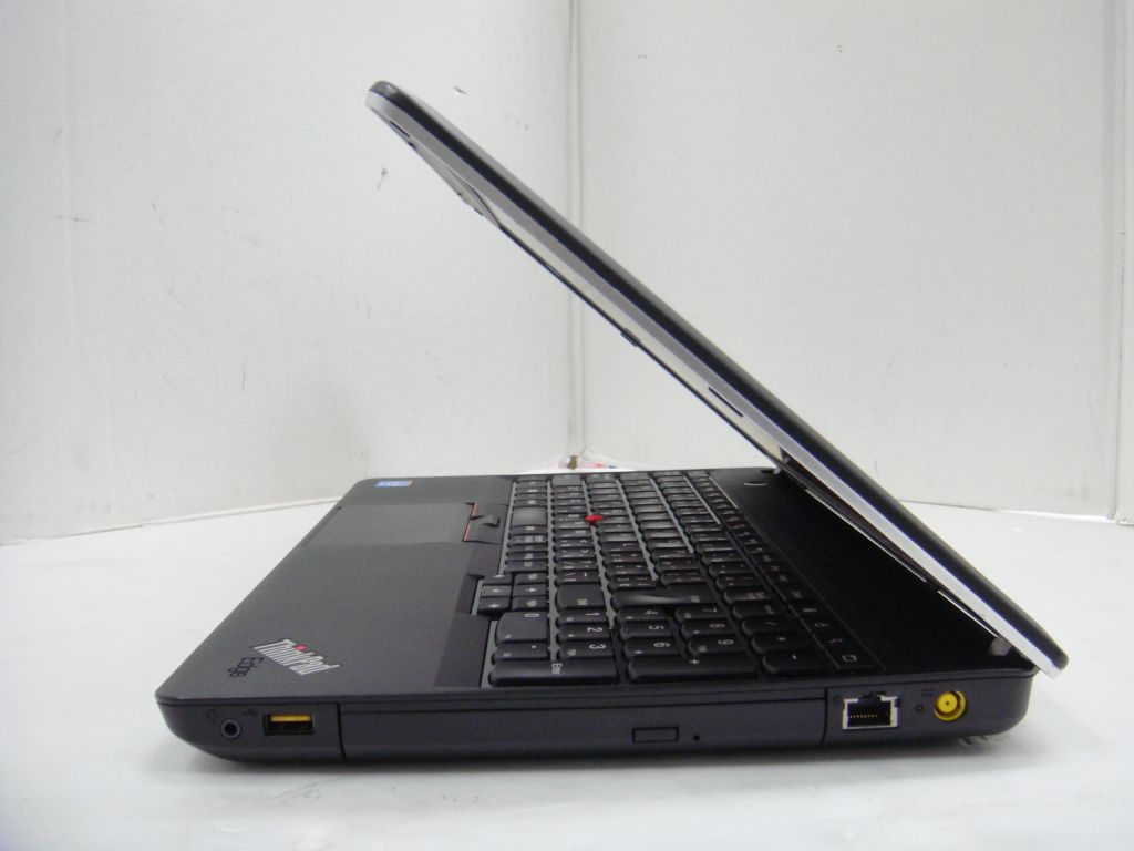 Lenovo - Lenovoノートパソコン本体　E530 Lenovo ThinkPad Edge E530 - スペック、テスト、価格