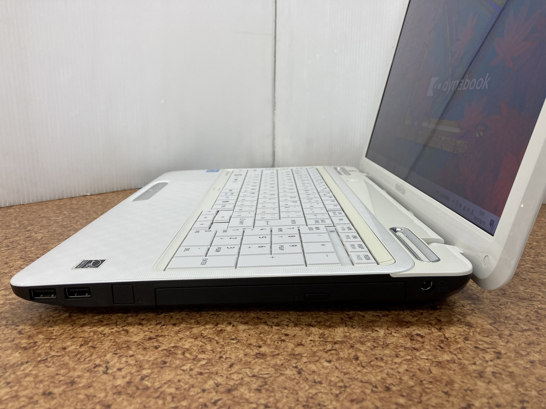 最新Windows10+office 爆速新品SSD240GB 東芝Dynabook T351/46CW 高
