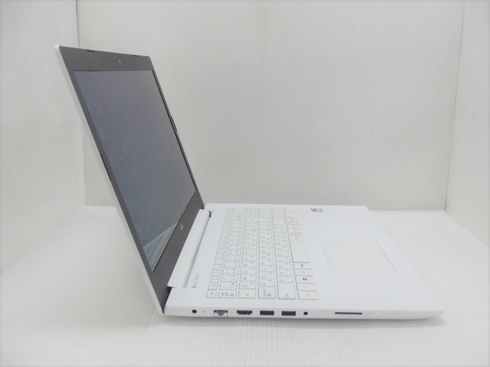 ノートパソコン　LAVIE Note Standard NS10E NEC Lavie Note Standard NS10E/M2W SSDモデル