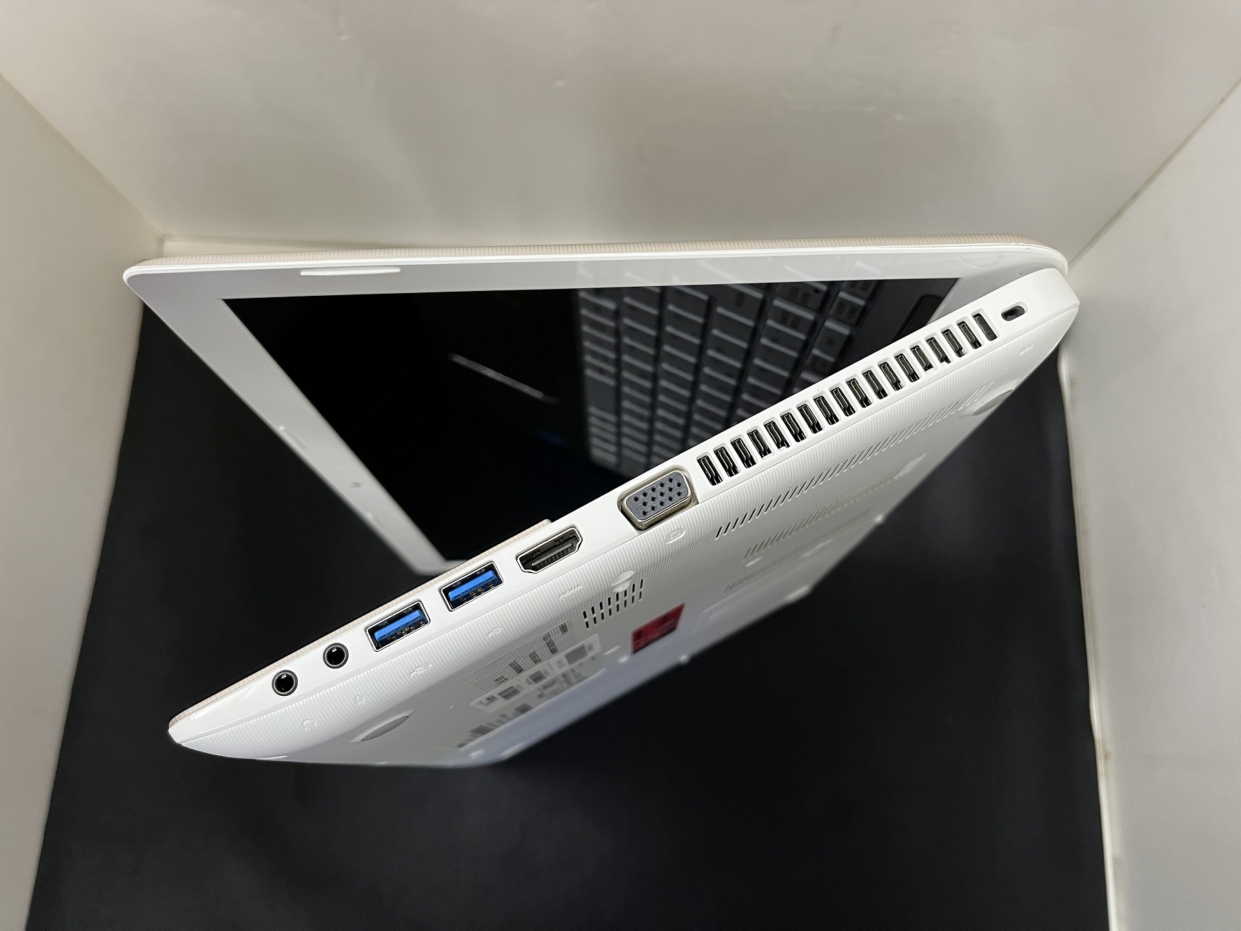 【東芝】T554 高性能i7 新品SSD512GB 8GB 黒ノートPC ノートパソコン 東芝 dynabook T554/76LB PT55476LBXB Core i7