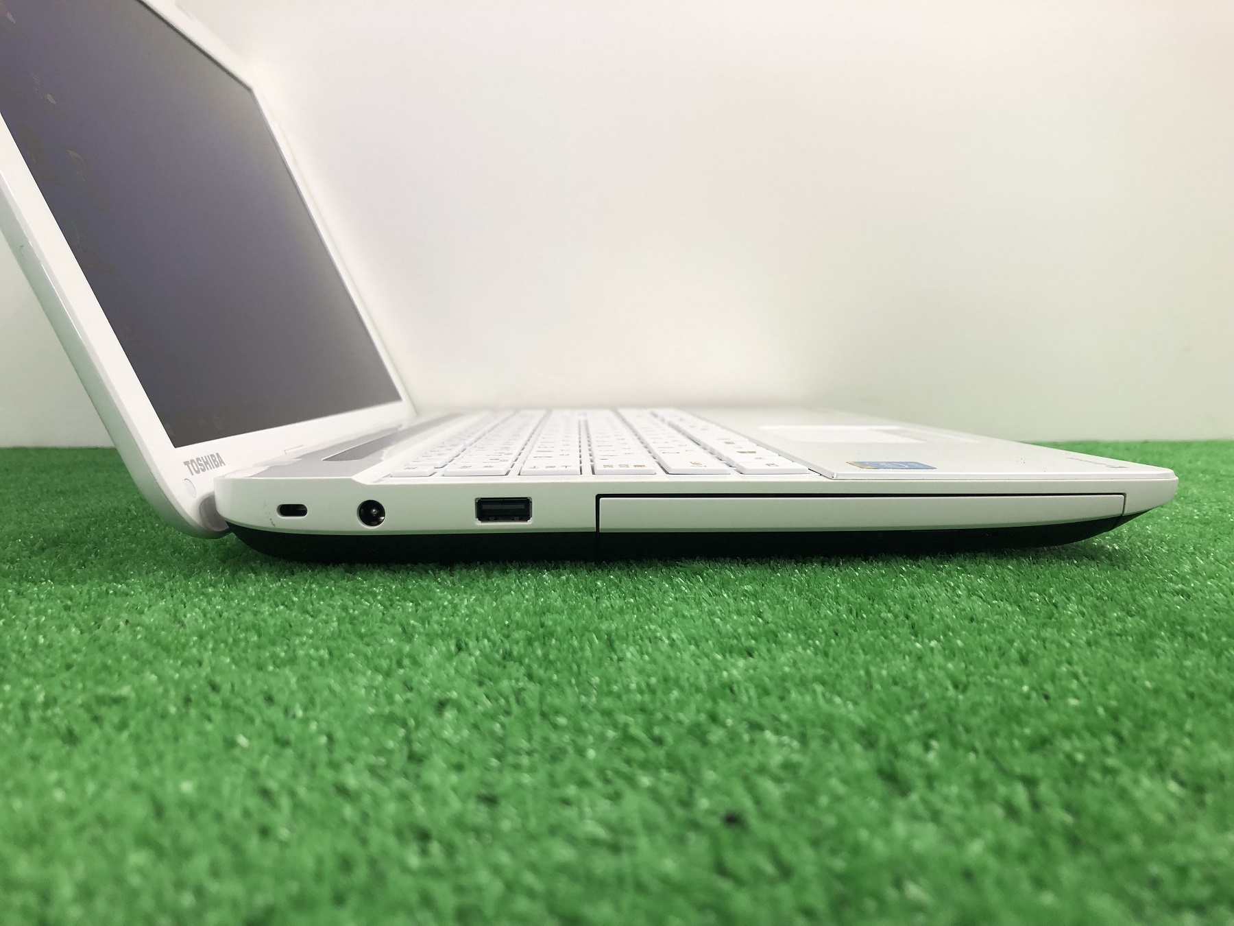 TOSHIBA T353／15.6インチ