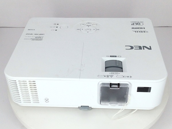 美品 NECフルHDプロジェクター NP-V302HJD 美品 NECフルHDプロジェクター NP-V302HJD ViewLight NP-V302HJD