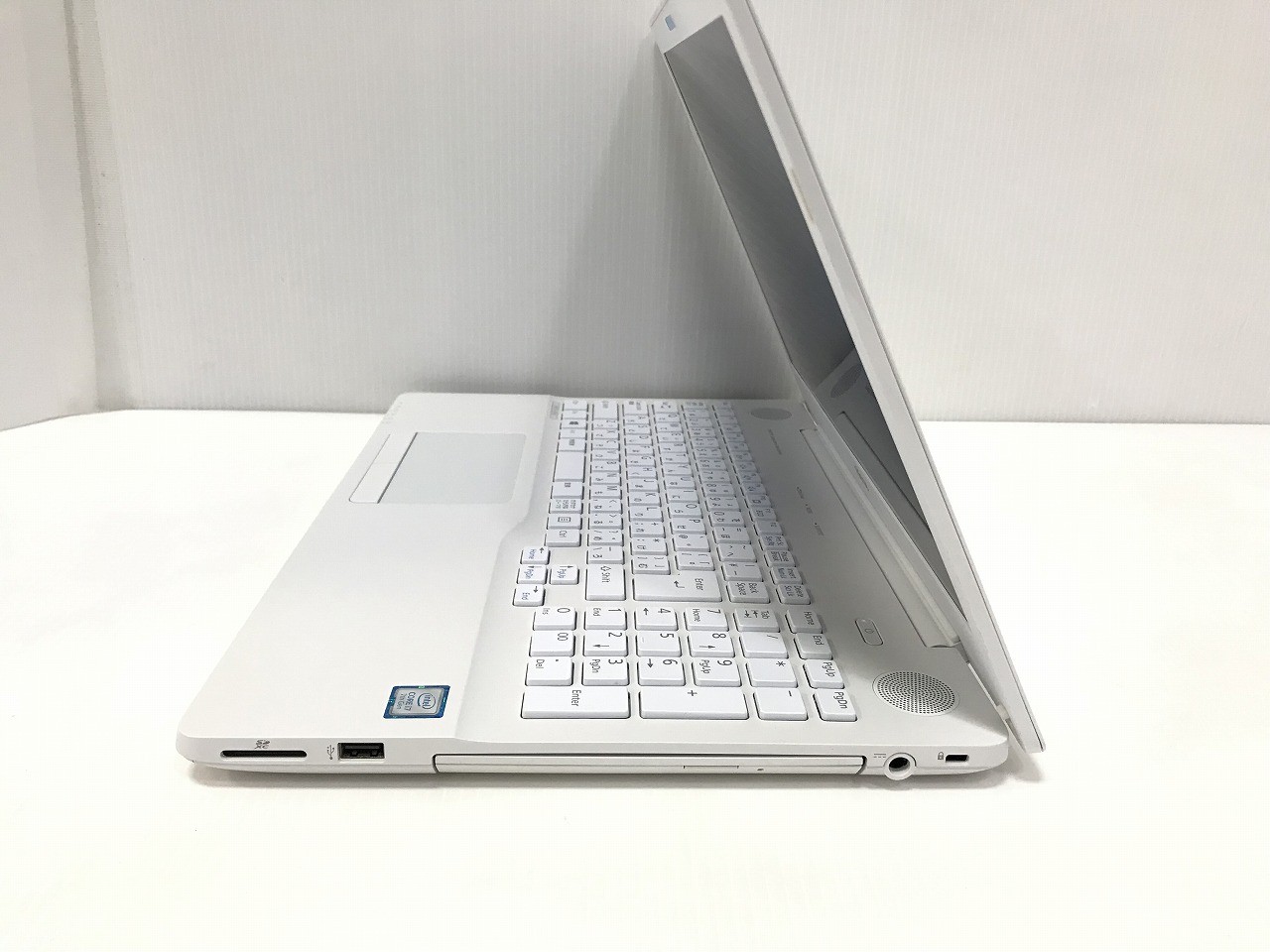 Fujitsu LIFEBOOK AH50/C2 ホワイト FUJITSU LIFEBOOK AH50/C2 パソコン