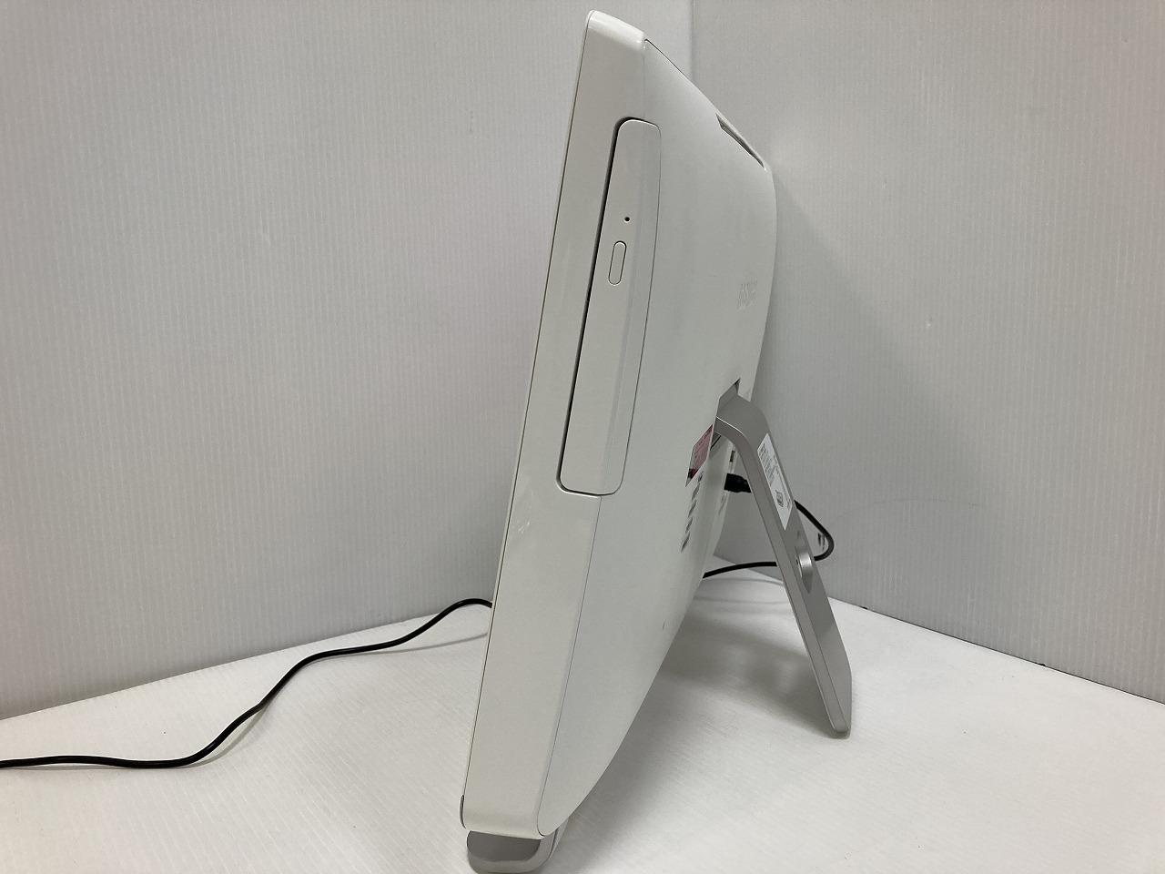 TOSHIBA REGZA PC D713/T3KW 本体 東芝 REGZA PC D713 D713/T3KW PD713T3KSXW [リュクスホワイト