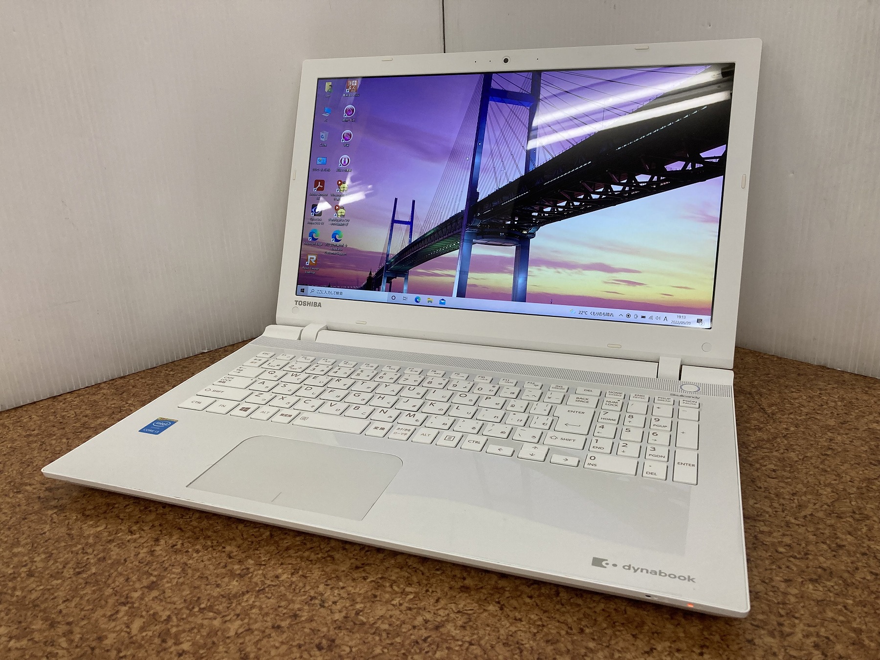 dynabook T55/RW(CPU： Core i3 5005U 2.6GHz/メモリ：4GB/SSD