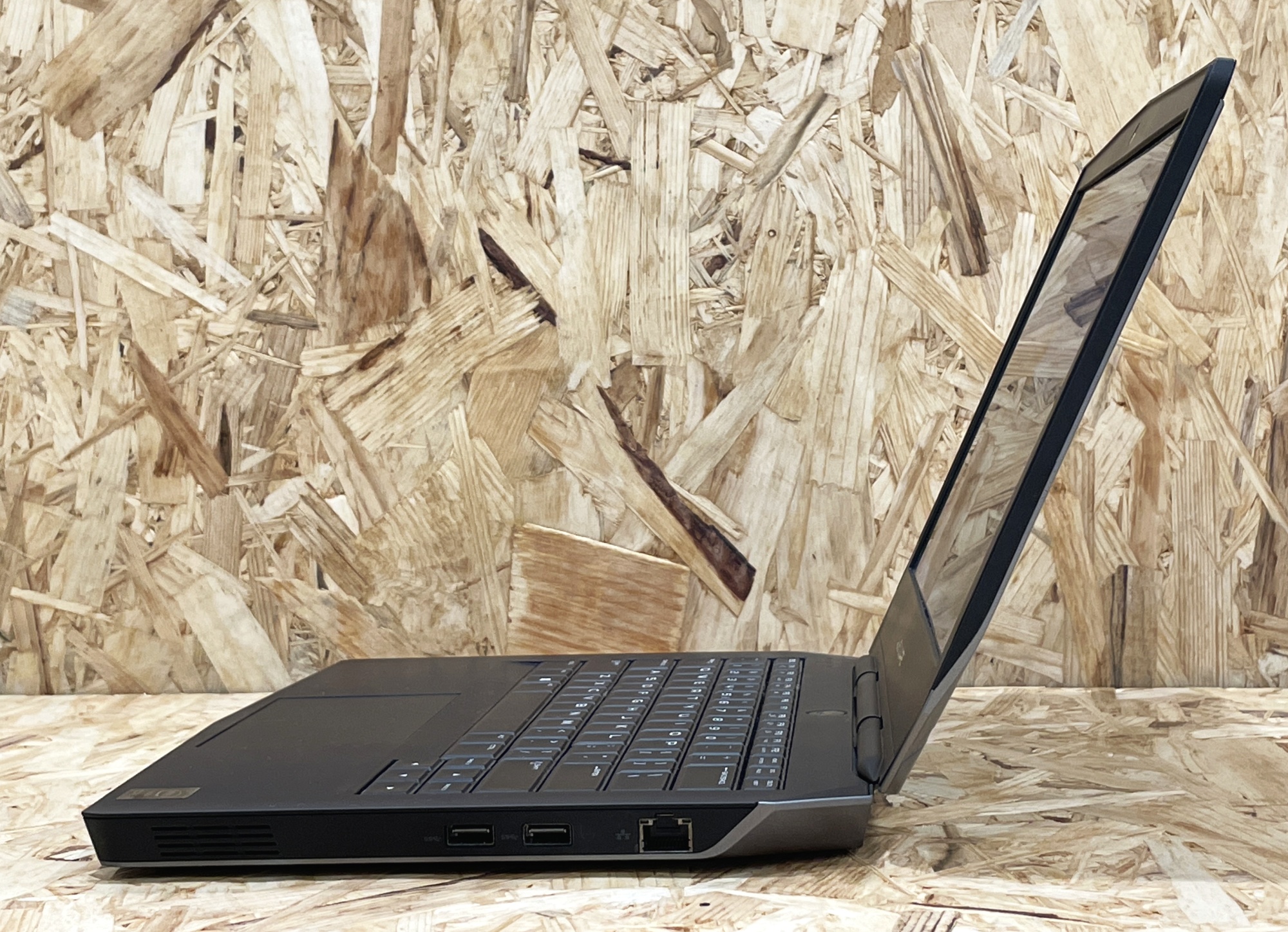 DELL Alienware 13 (Corei7 5500U 2.40GHz / 16GB / SSD:256GB