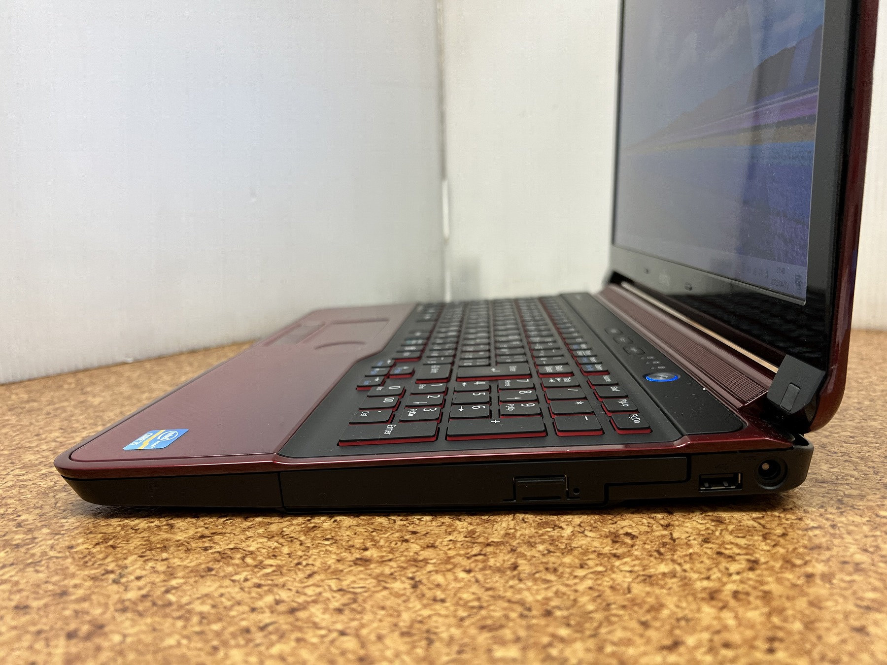 最新Windows10+office 爆速新品SSD240GB 富士通 LIFEBOOK AH54/H i5