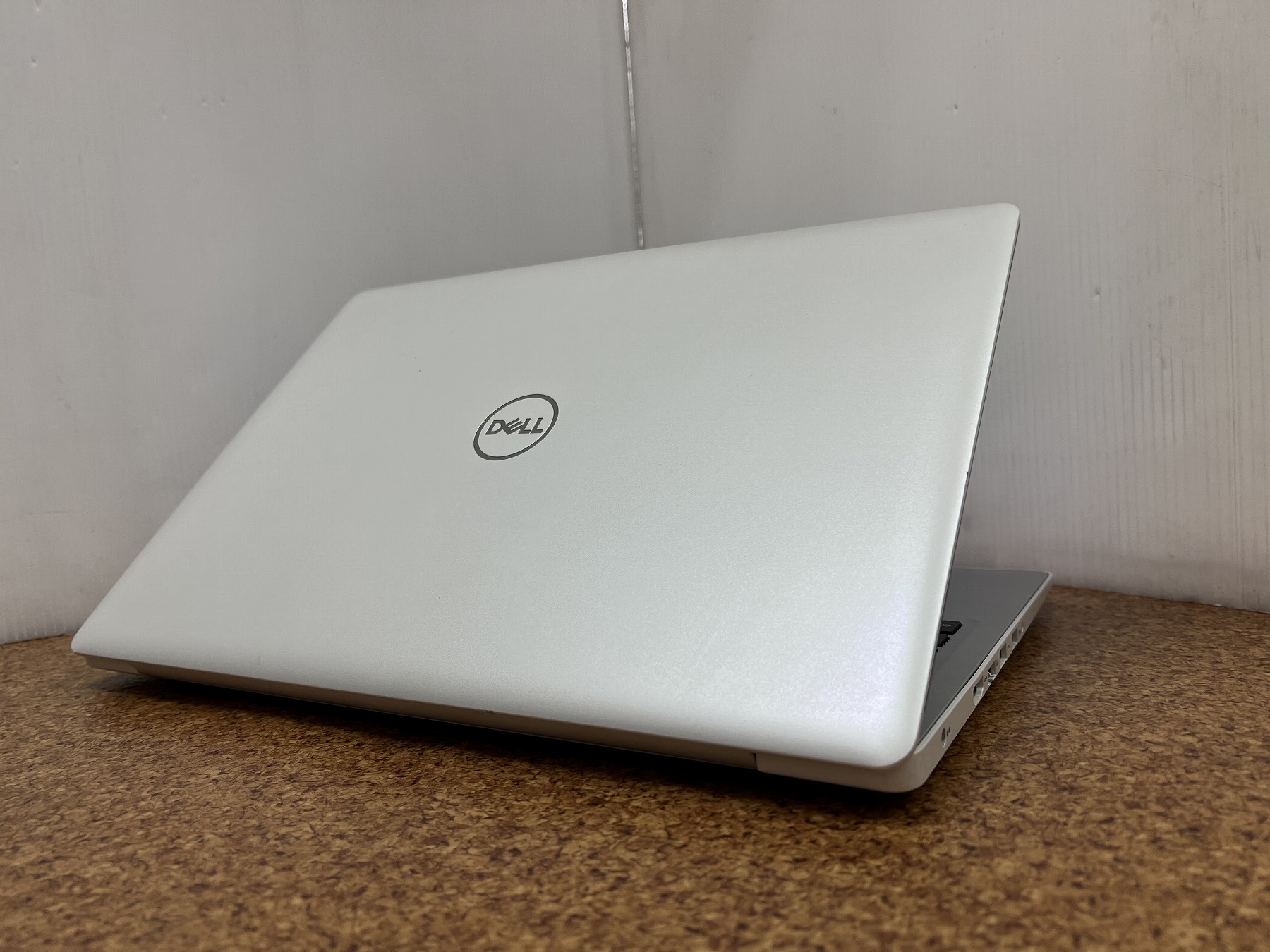 Windowsノート本体 Inspiron 5570/Cel 3865U/8GB/128GB NVME Amazon.com: Dell(TM) Inspiron 15 5570 Laptop, 15.6in. Screen