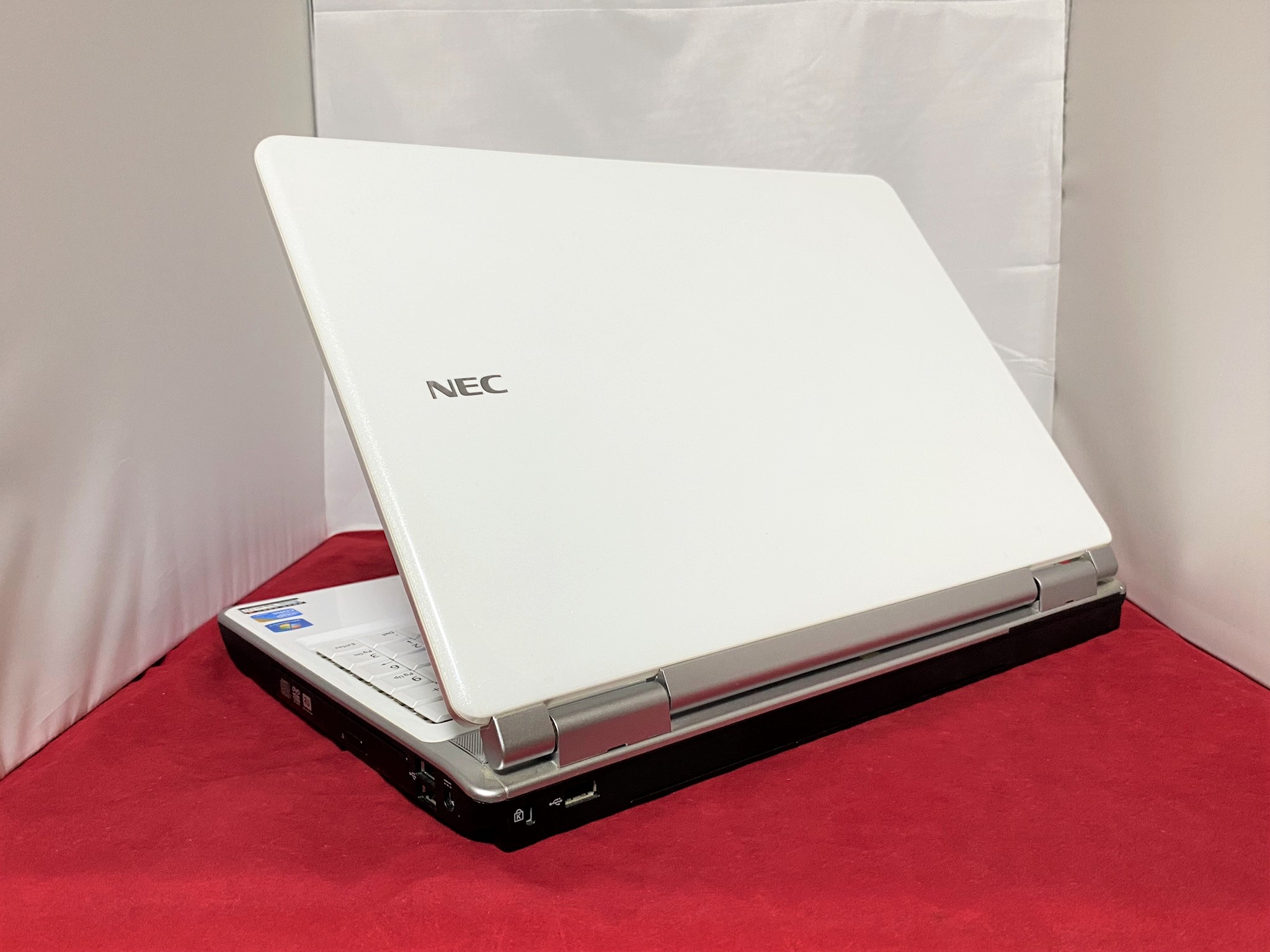 NEC LaVie LL550WG3EW (Core i3 330M 2.13GHz/4GB/500GB) 希少な