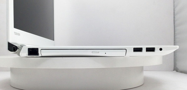 東芝 dynabook T45/BWS PT45BWS-SJA3(CPU： Celeron 3855U 1.6