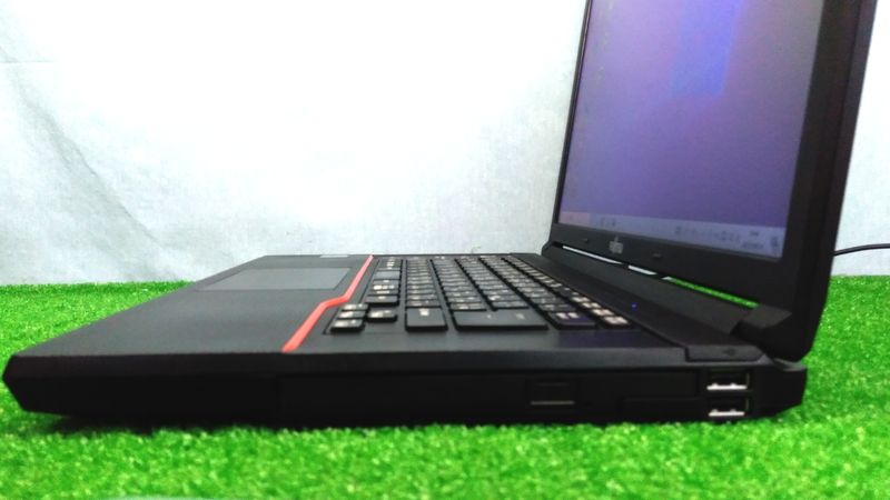 富士通 LIFEBOOK A553/H(Celeron 1000M 1.8GHz/4GB/SSD120GB