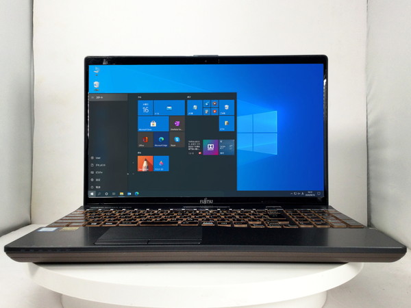 富士通 LIFEBOOK AH78/C2(CPU：Core i7 8550U 1.8GHz/メモリ：16GB/SSD