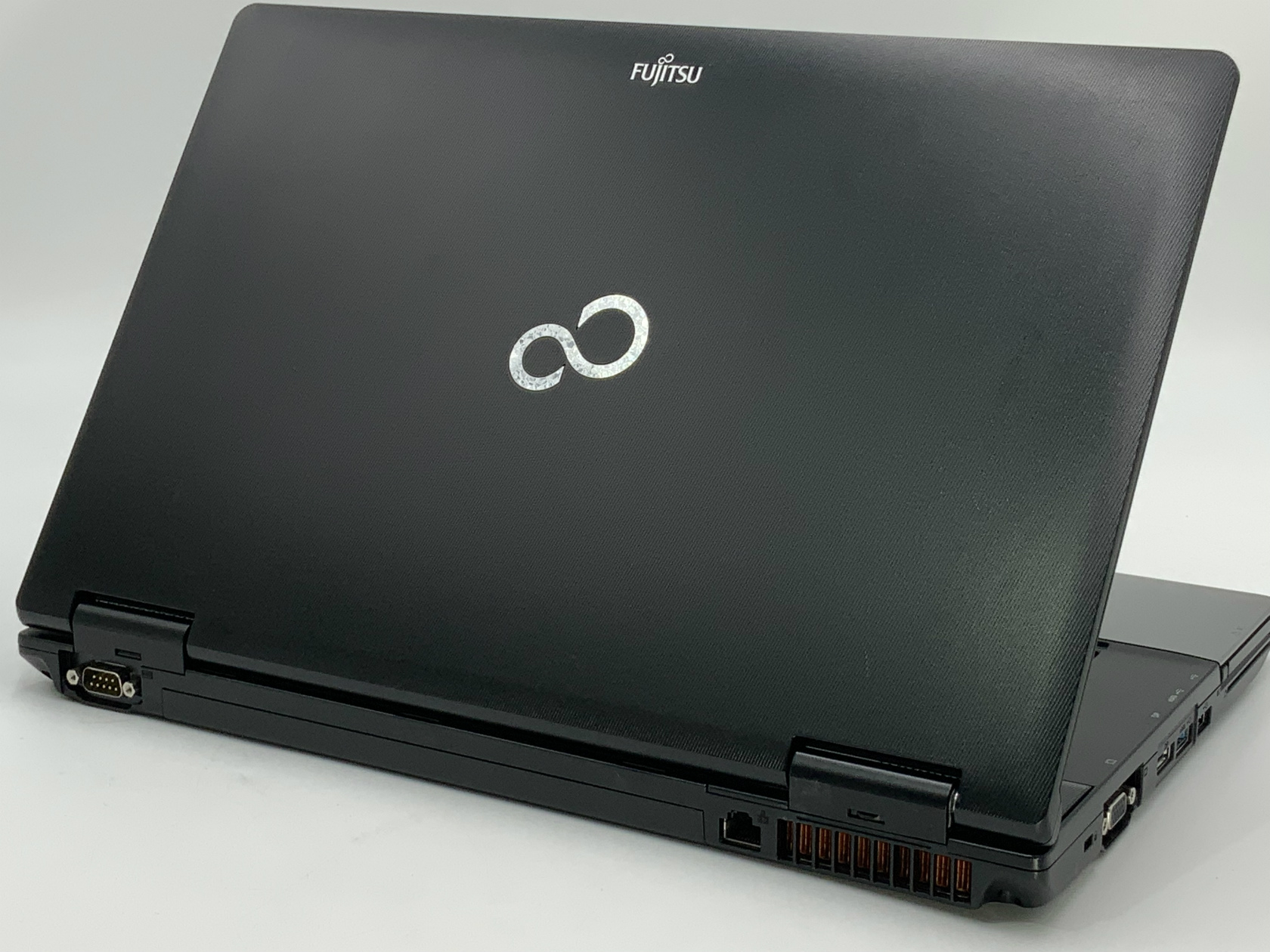 富士通 LIFEBOOK E752/F