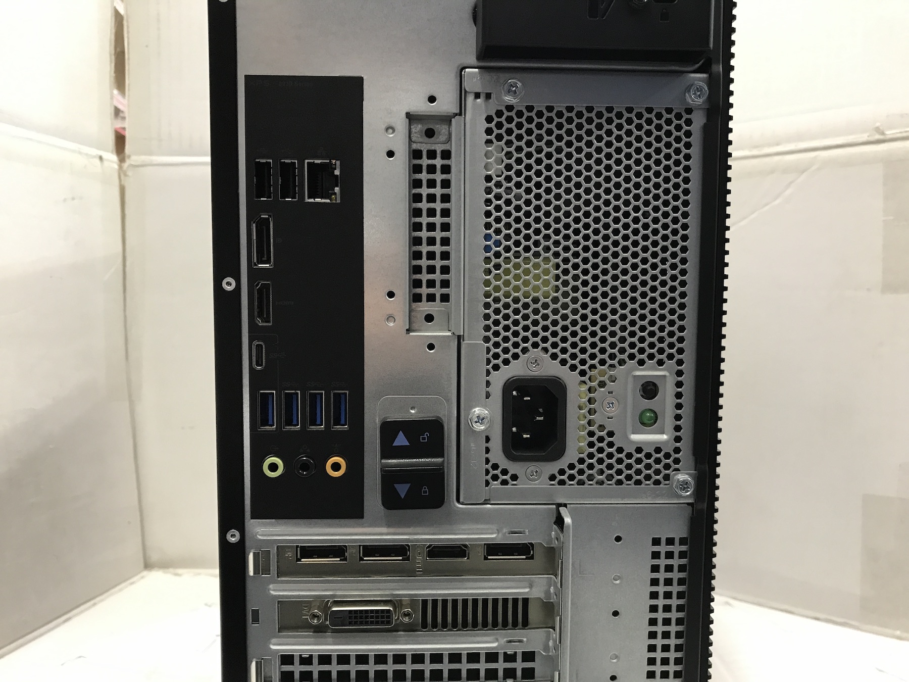☆高性能☆ Dell Core i7-8700 メモリ16GB SSD+HDD 7060i764gbssd1tb4tb.jpg