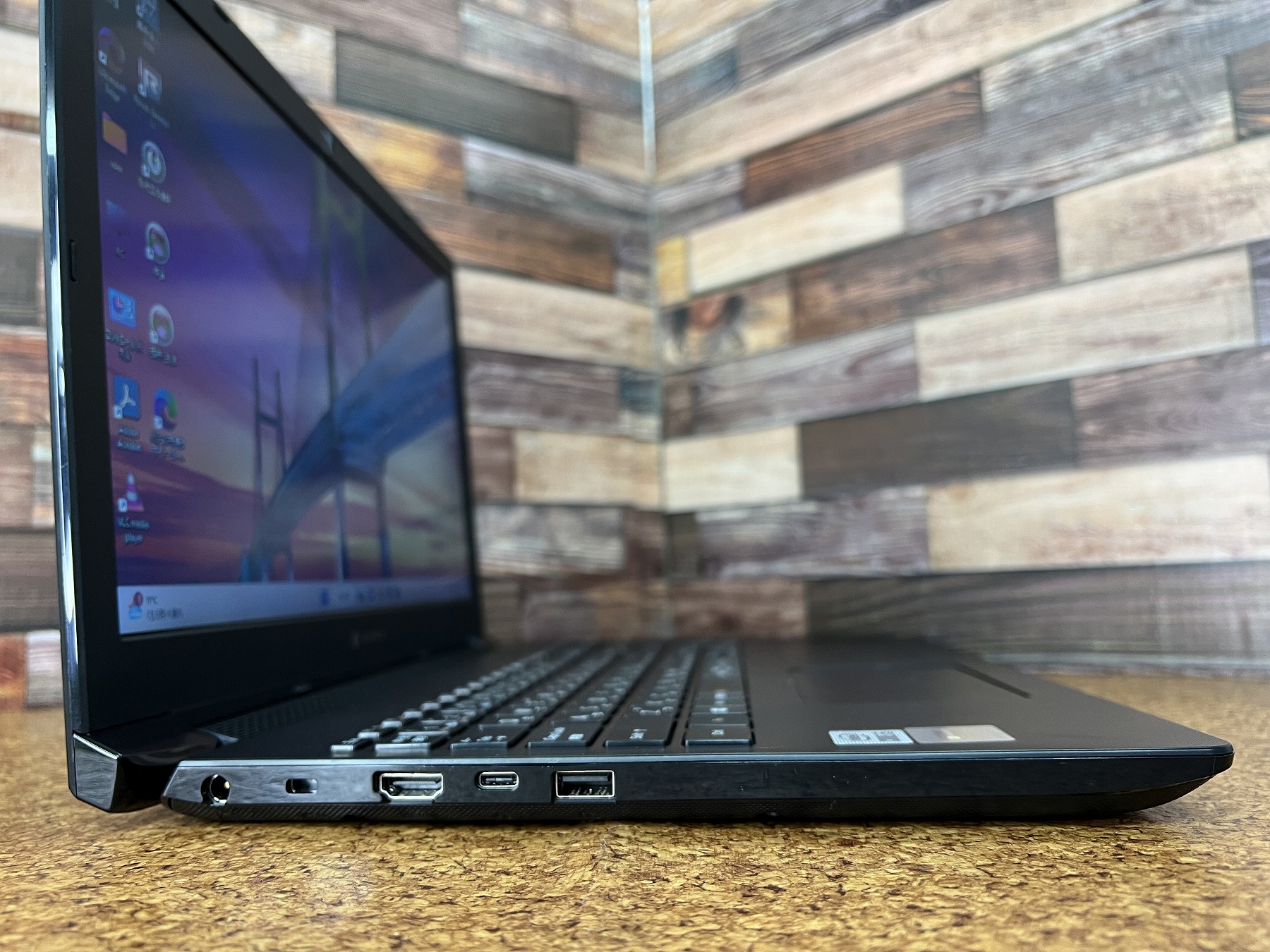 dynabook BJ65/FS(CPU： Core i5 10210U 1.6GHz/メモリ：8GB/SSD