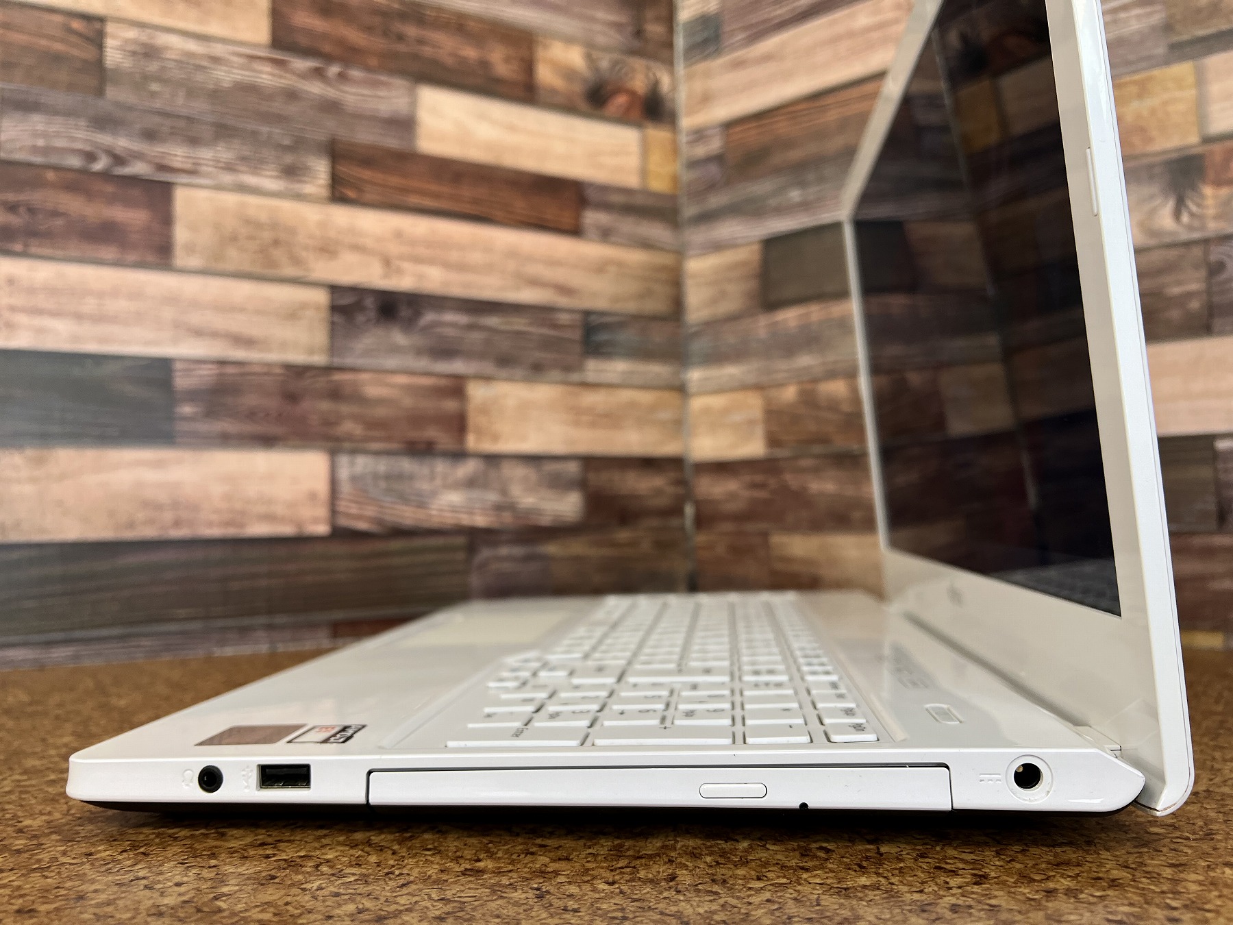 再再値下げ新品同様富士通LIFE BOOK AH40/F FMVA50H3B.png