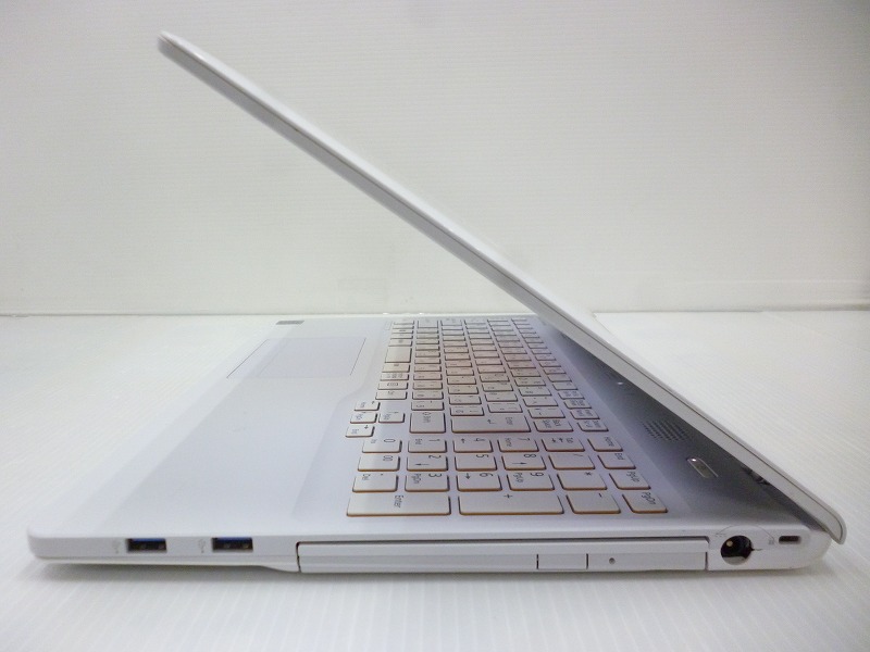 富士通 LIFEBOOK AH77/R (CPU:Core i7-4712HQ 2.30GHz/メモリ