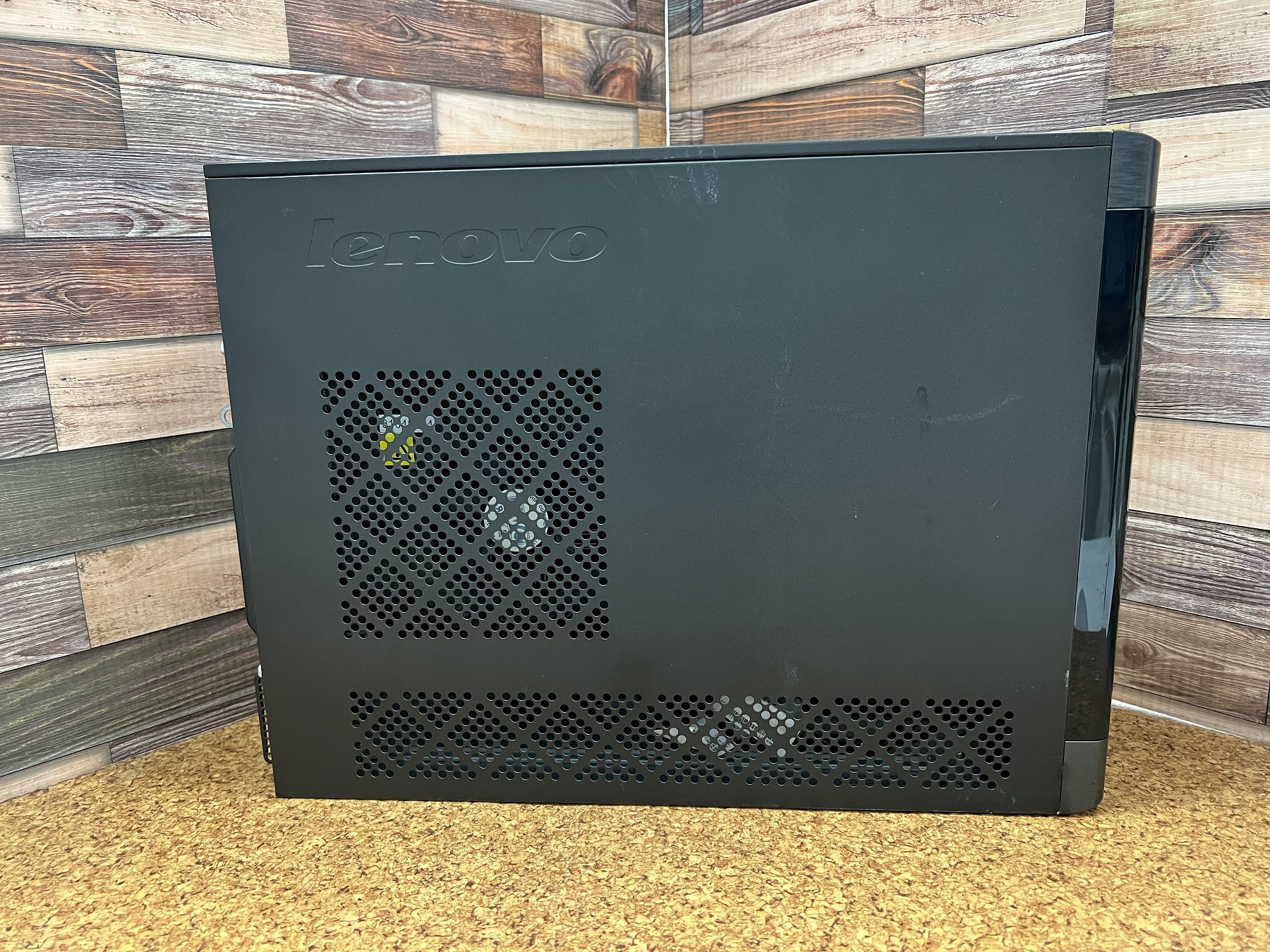 Lenovo H330(CPU： Core i5 2320 3GHz/メモリ：4GB/SSD：240GB)