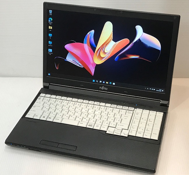 富士通 LIFEBOOK A577/P（第7世代CPU）

