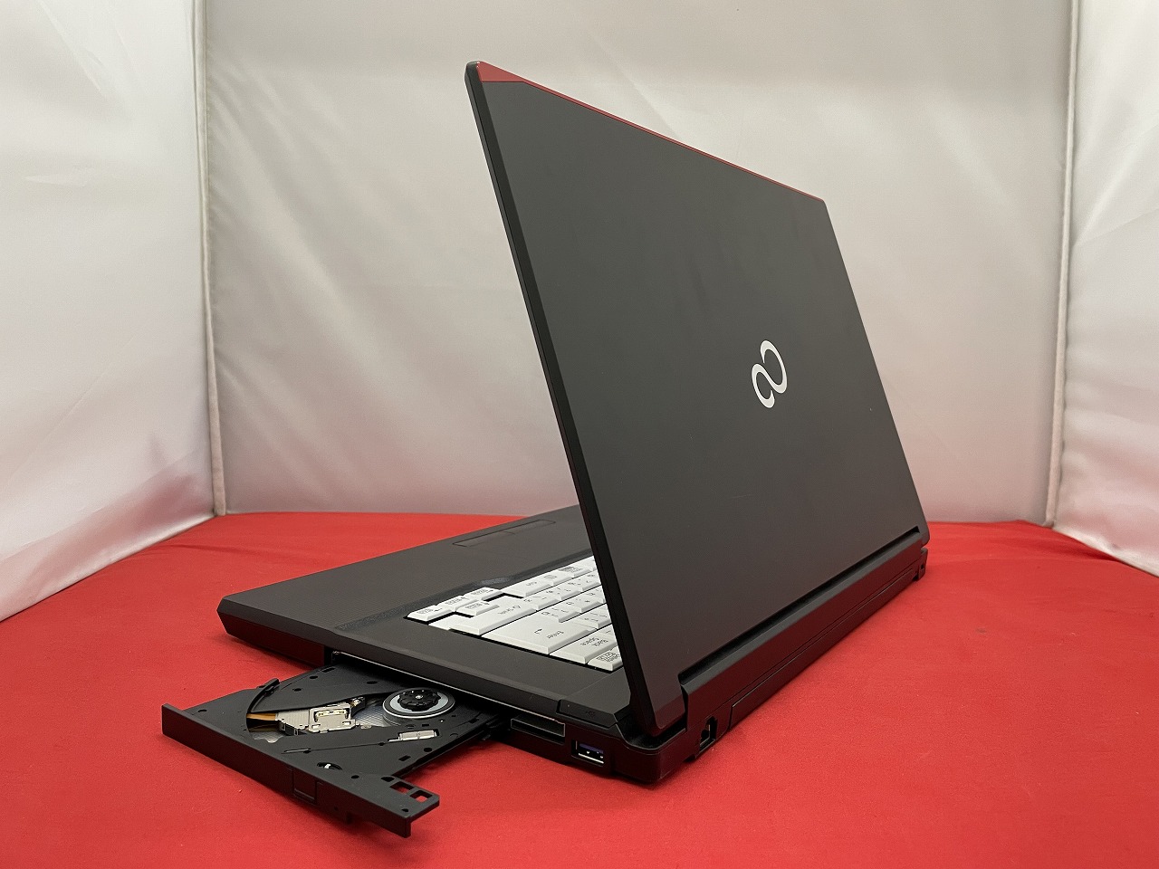 最終値引き　富士通　ノートパソコン　LIFEBOOK A576/PX  動作品 Amazon.co.jp: 中古パソコン 富士通 LIFEBOOK A576/P(PX