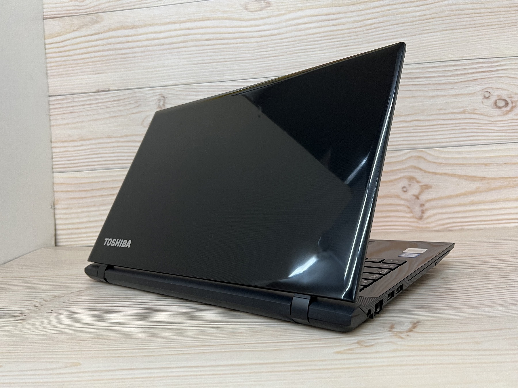dynabook T75/UB(CPU： Core i7 6500U 2.5GHz/メモリ：8GB/SSD