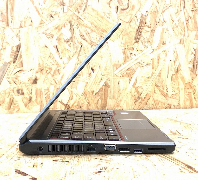 富士通 LIFEBOOK E736/P ( Corei3 6100U 2.3GHz / 8GB / SSD