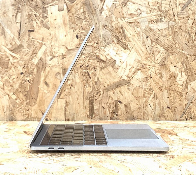 【格安】MacBookPro A1706 Core i5 /8GB/SSD250 格安】MacBookPro A1706 Core i5 /8GB/SSD250 Apple A1706