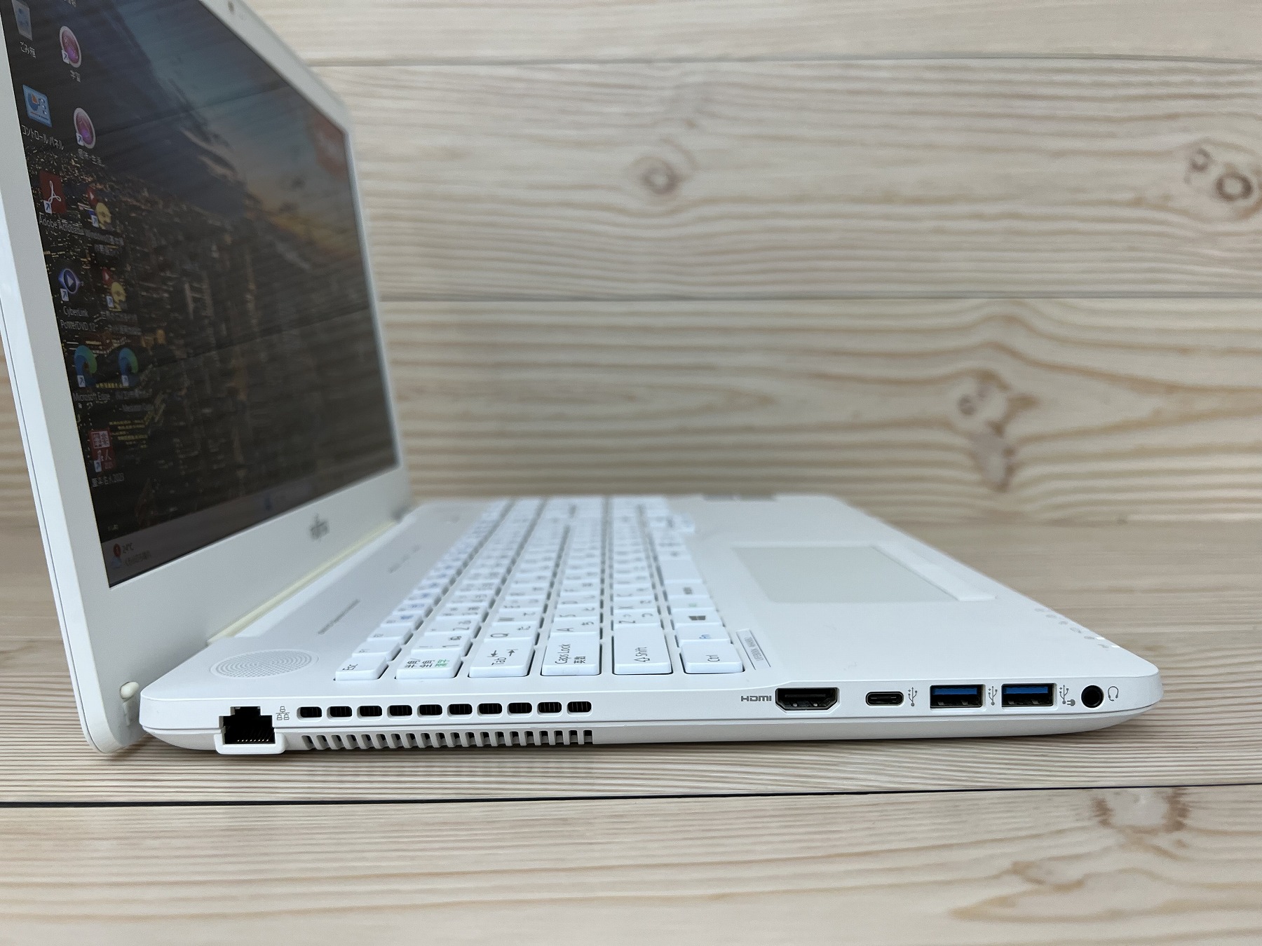 富士通ノートパソコンLIFEBOOK AH49/B2 LIFEBOOK AH49/B2(CPU： Core i5 7200U 2.5GHz/メモリ：8GB/SSD
