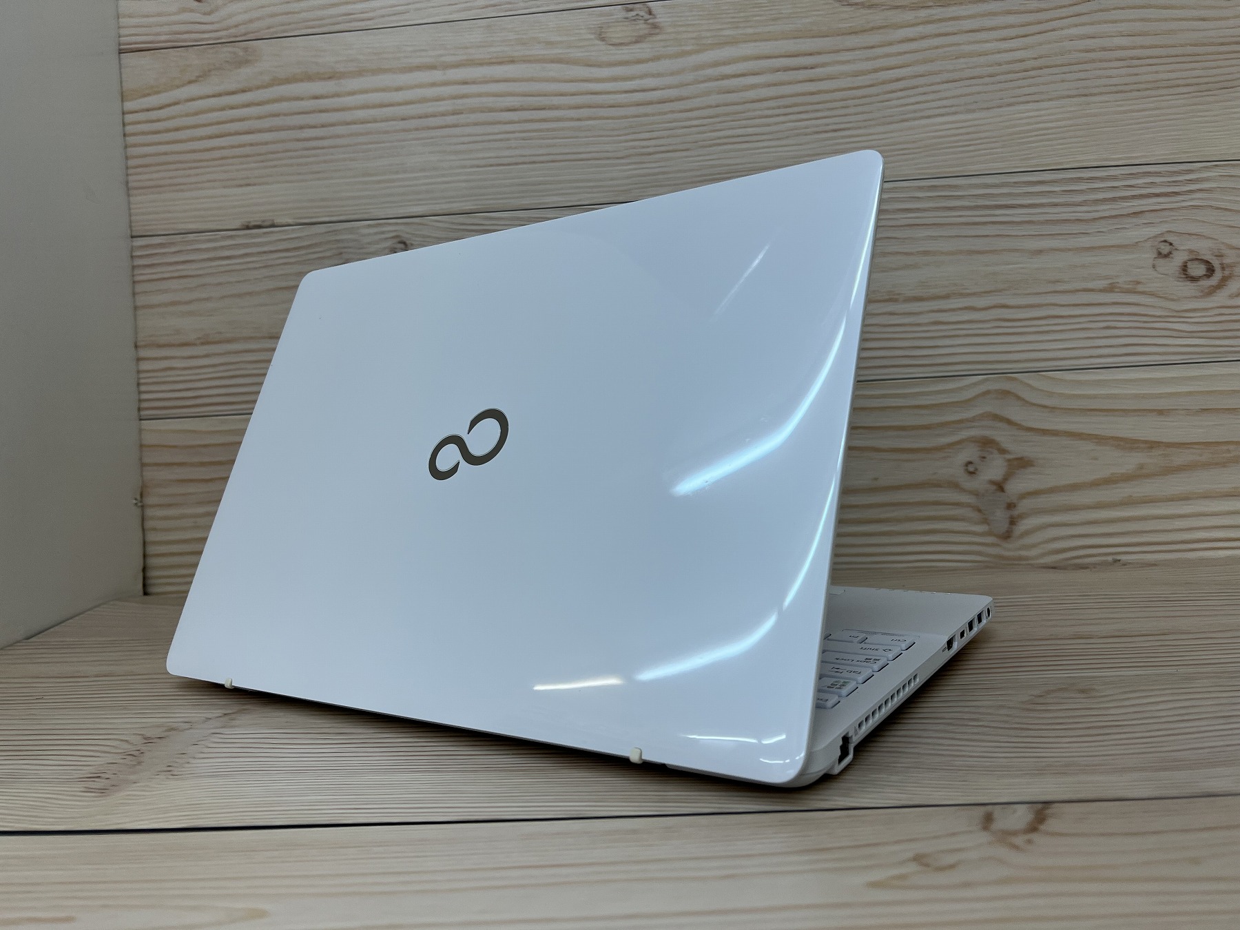 富士通ノートパソコンLIFEBOOK AH49/B2 富士通 ノートパソコン FMV LIFEBOOK AH49/B2 FMVA49B2WZ