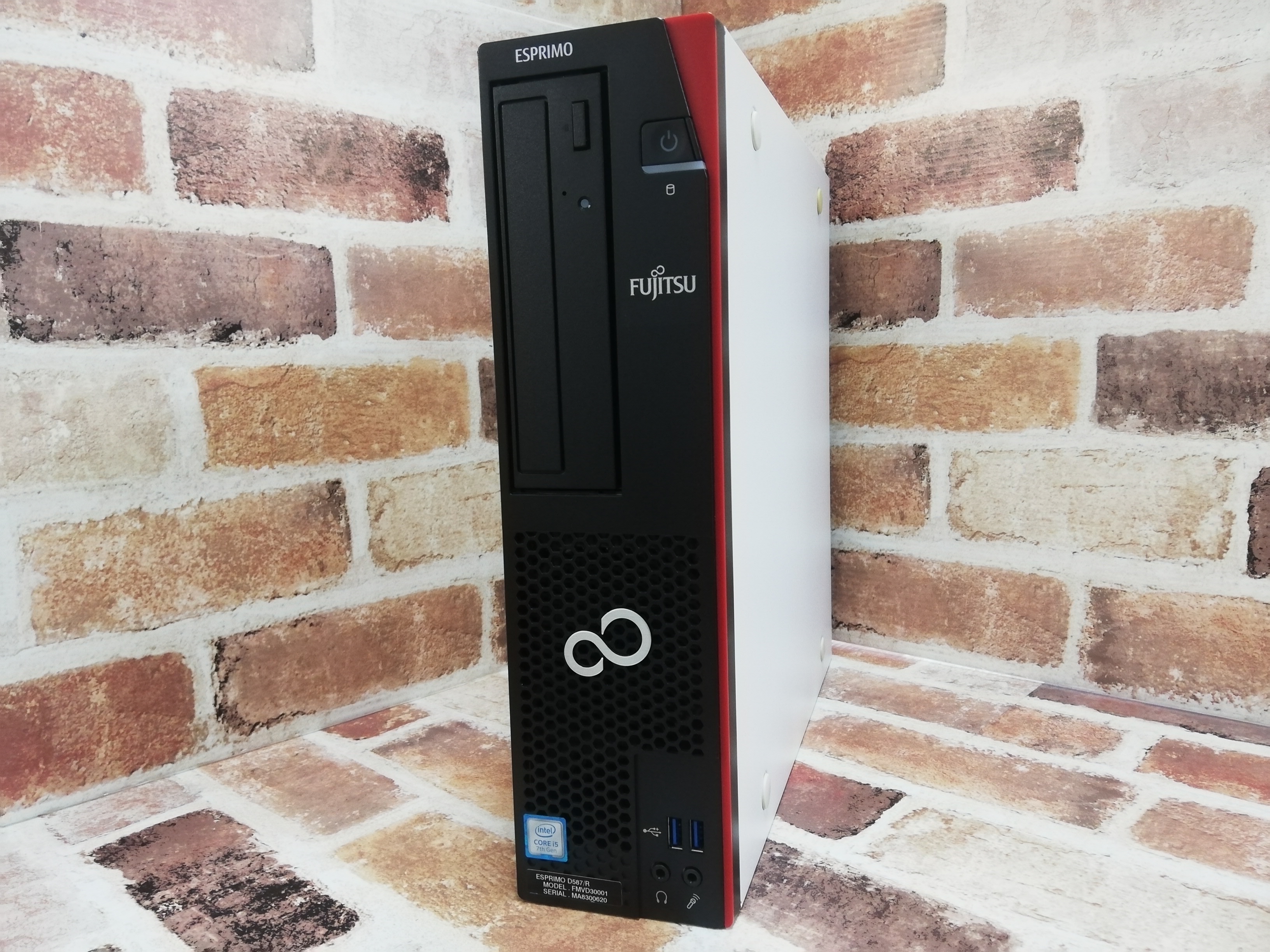 富士通 ESPRIMO D587/R
