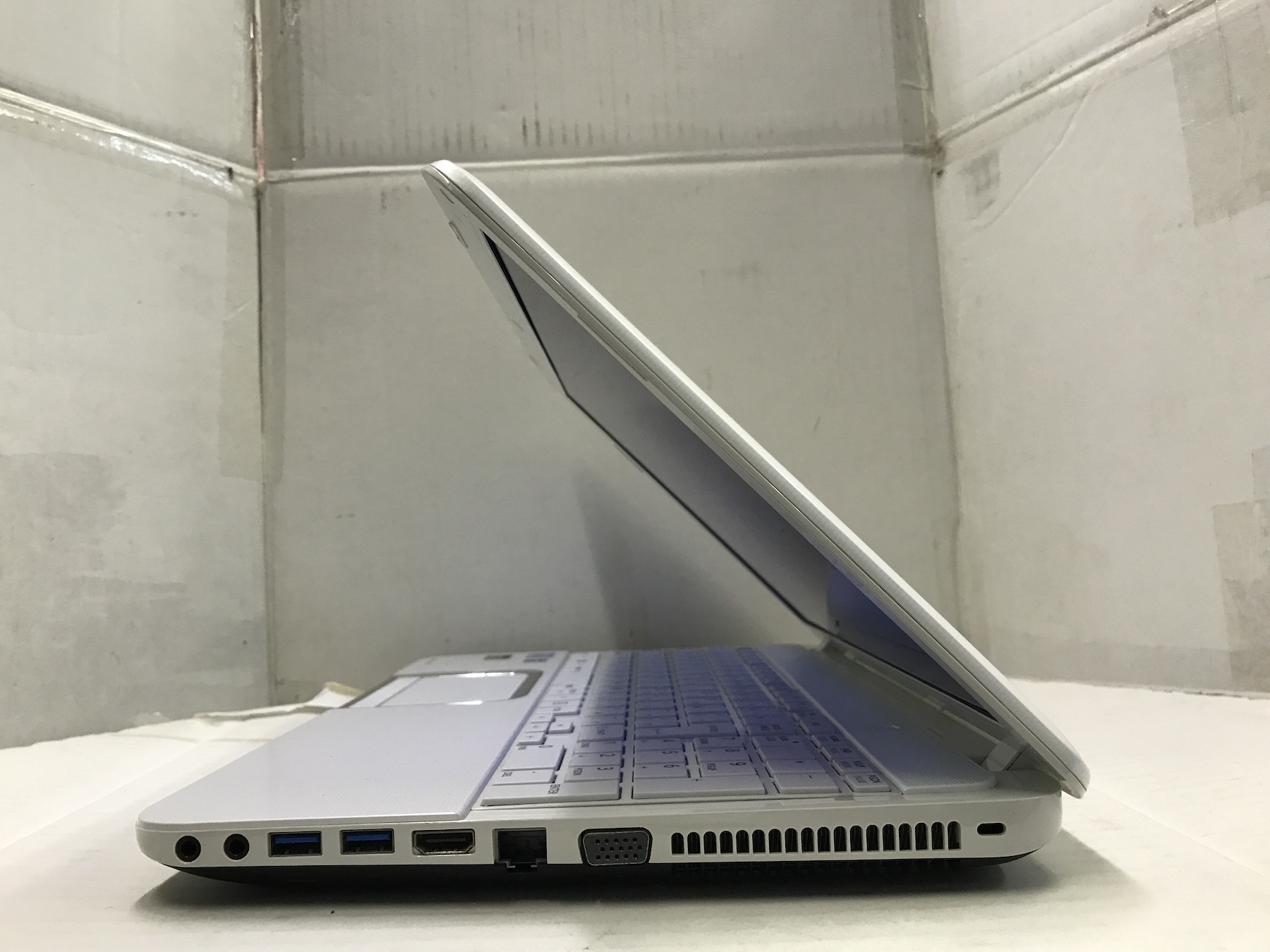 東芝 dynabook T552/37GW (CPU：Corei3 2.10GHz/メモリ4GB