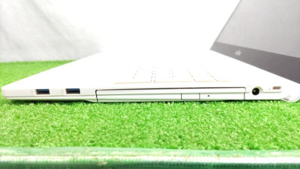 Windows11 高性能ノートパソコン LIFEBOOK AH77/M Windows11 高性能ノートパソコン LIFEBOOK AH77/M Windows11 高